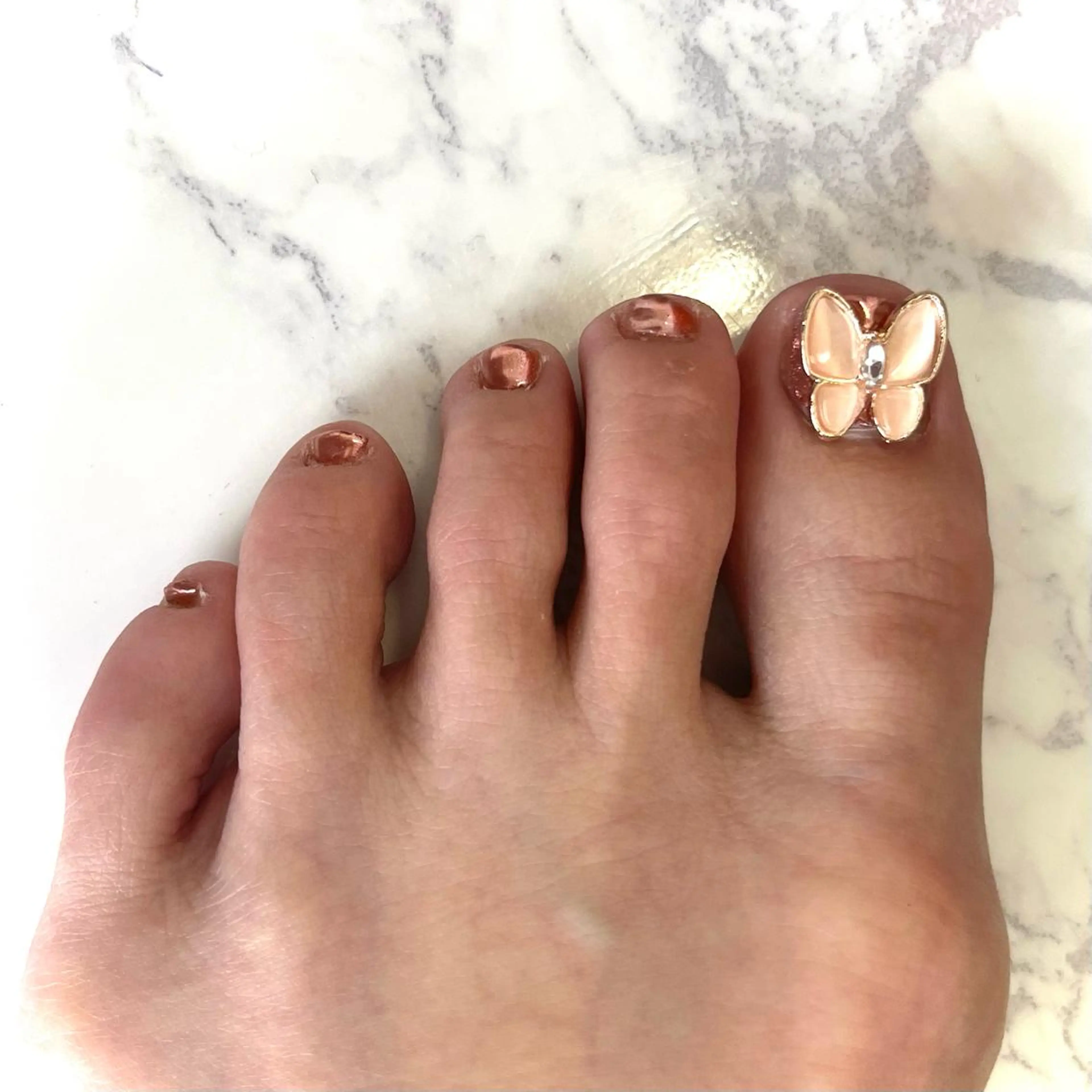 ネイル フットネイル 韓国ネイル ワンカラーネイル 赤色 韓国ネイル💠 Tomoのネイルデザイン