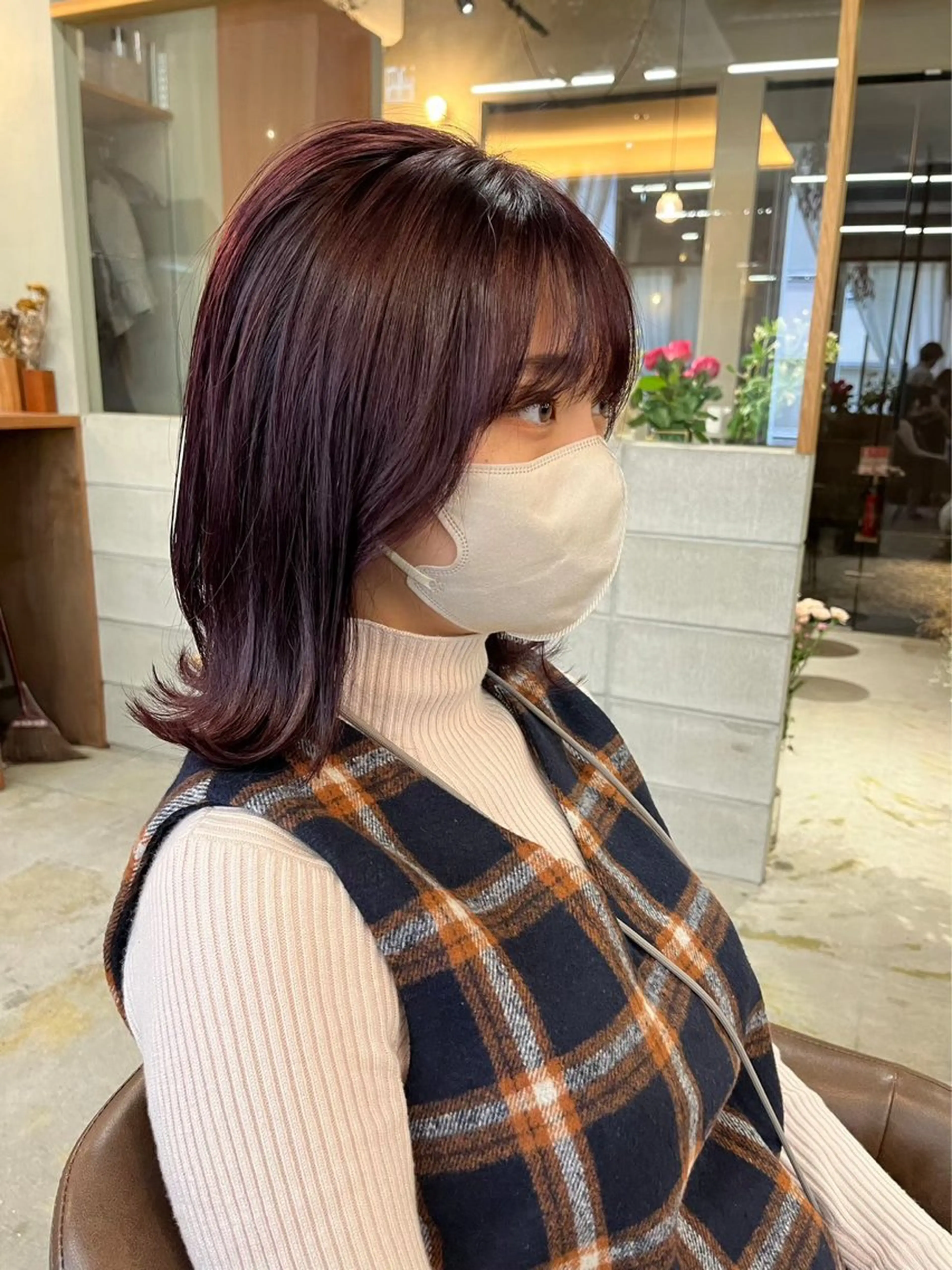 カラー 🌷花屋併設🌷 岡本明日実のヘアスタイル