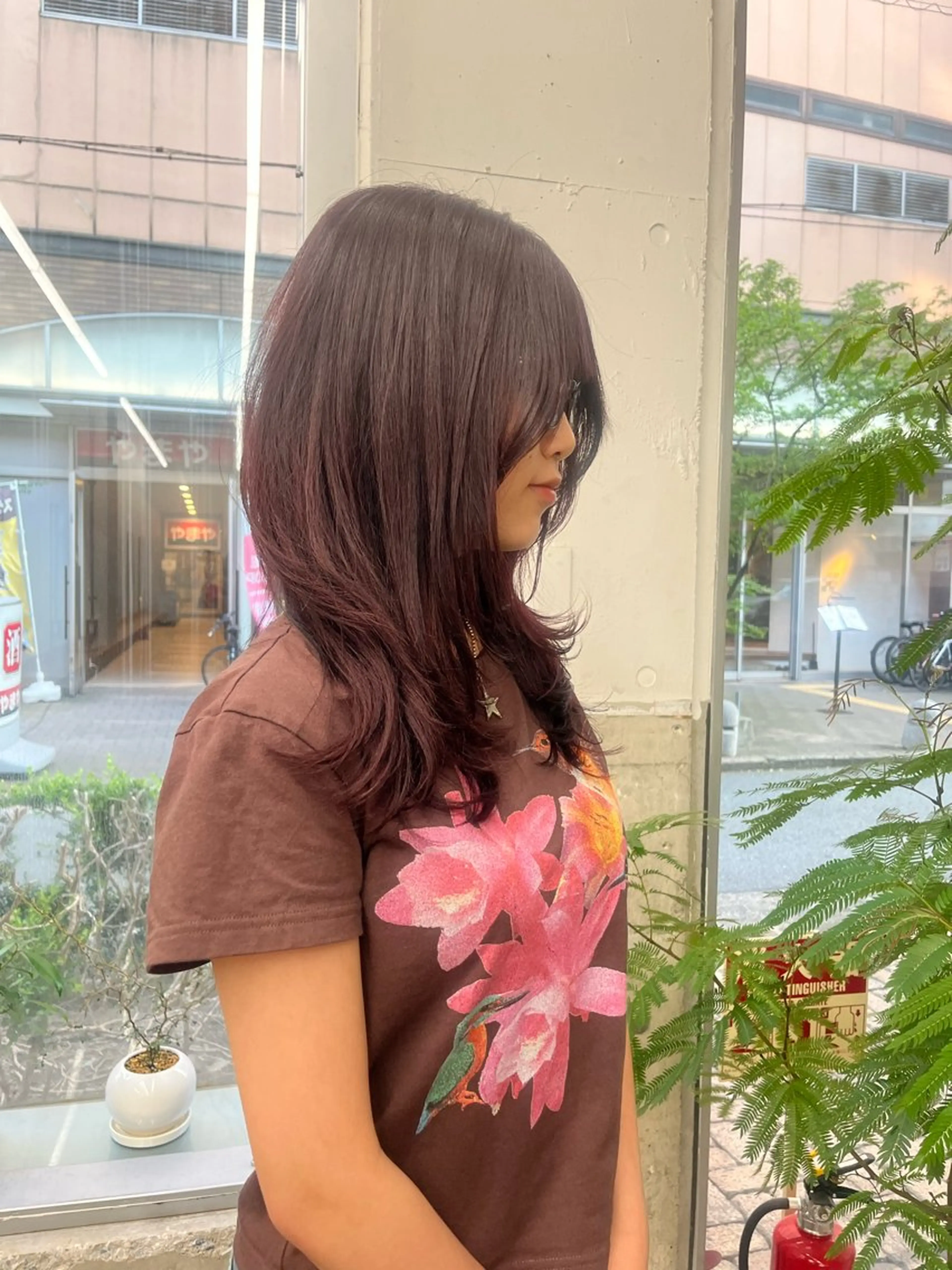 ミディアム カット ヘアカラー トリートメント Fev AYAHAのヘアスタイル