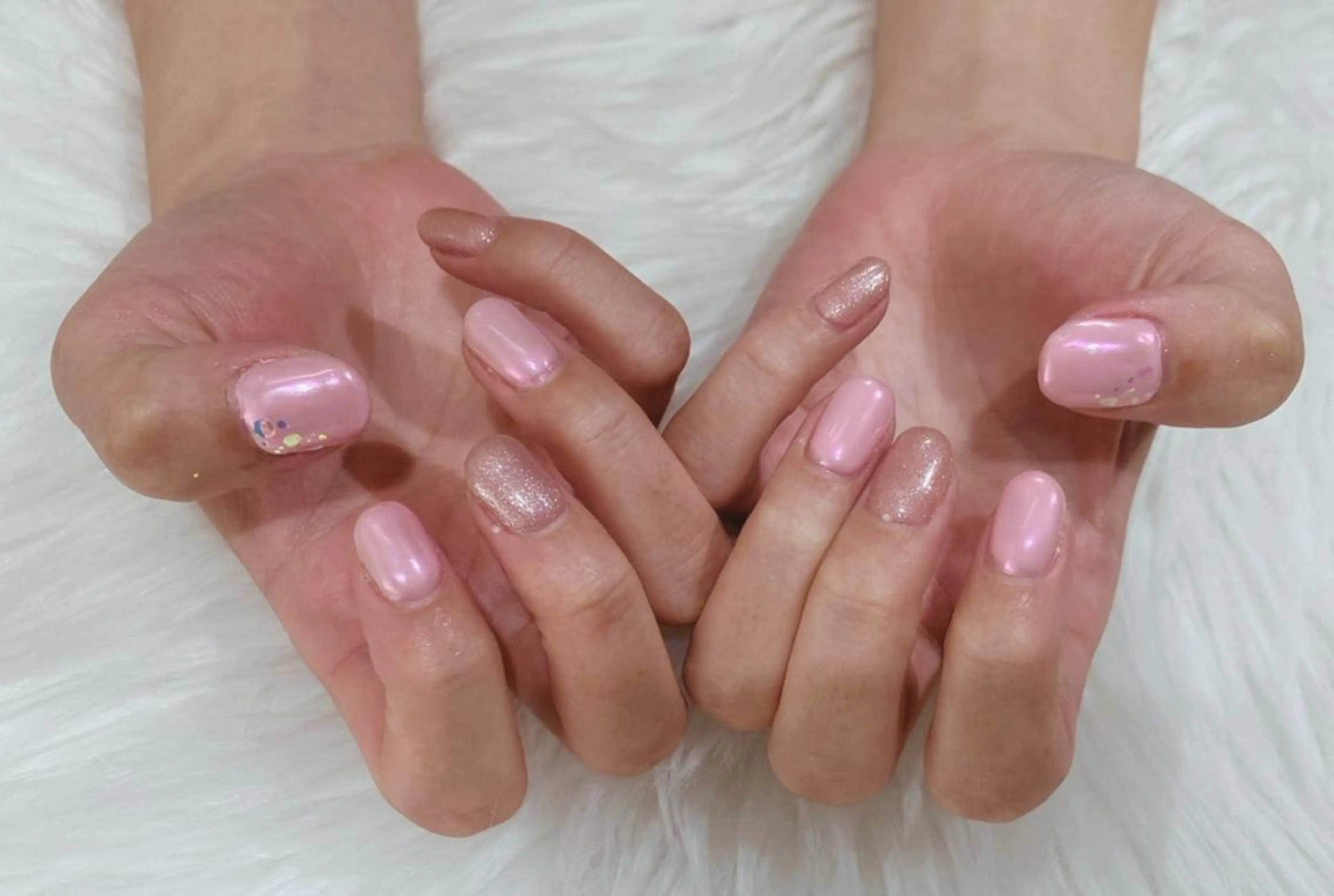 ネイル オーロラネイル ピンク 春ネイル ハンドネイル ハンドケア SalonLinda Madokaのネイルデザイン