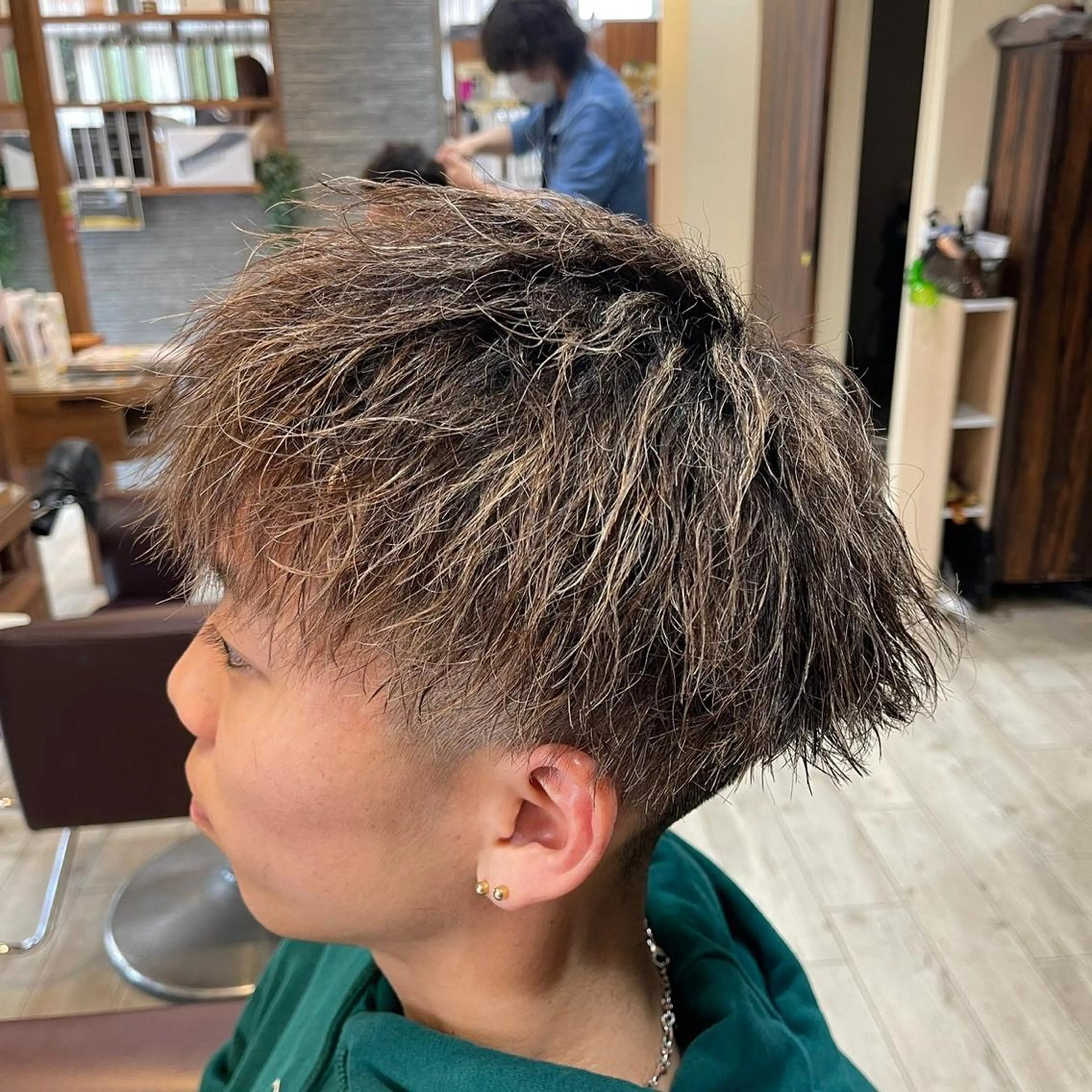 ショート カラー パーマ メンズ 樽川翔/フェザーパー マ/シャドウパーマのヘアスタイル