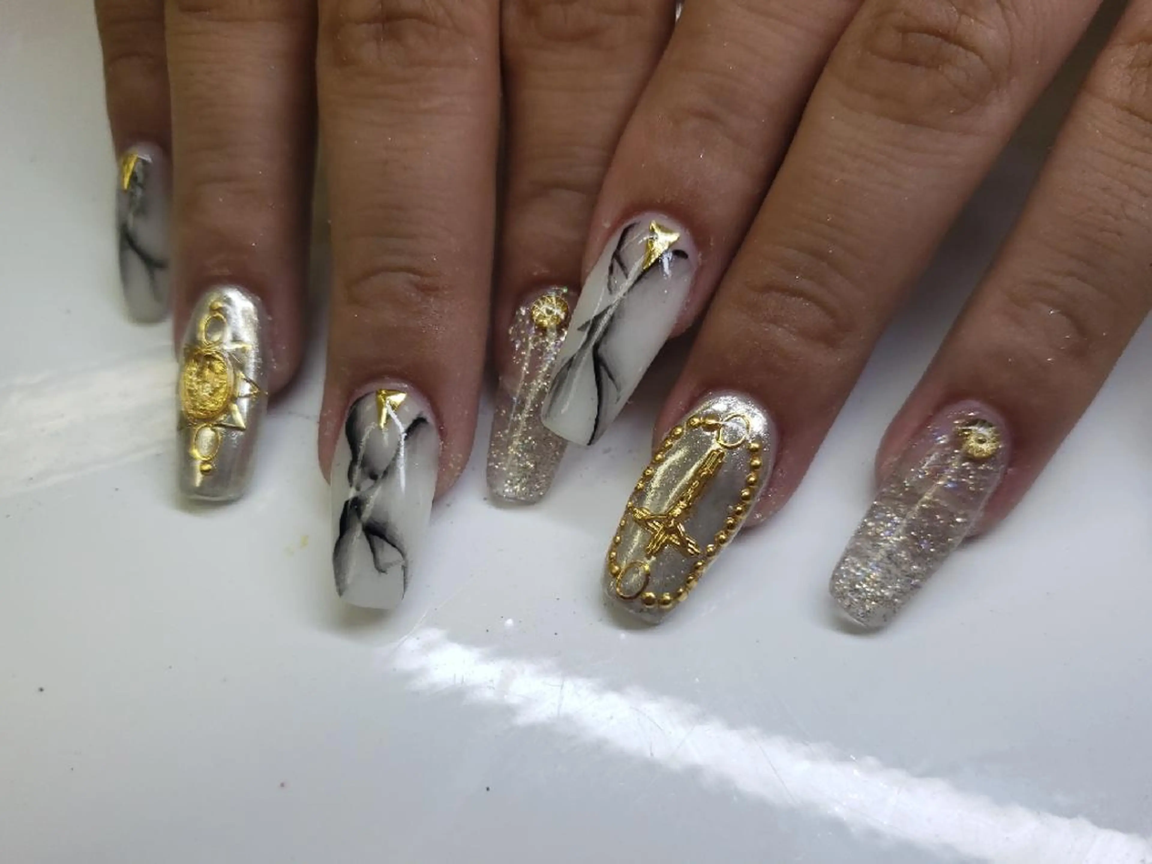 ロング クロキ 。のネイルデザイン