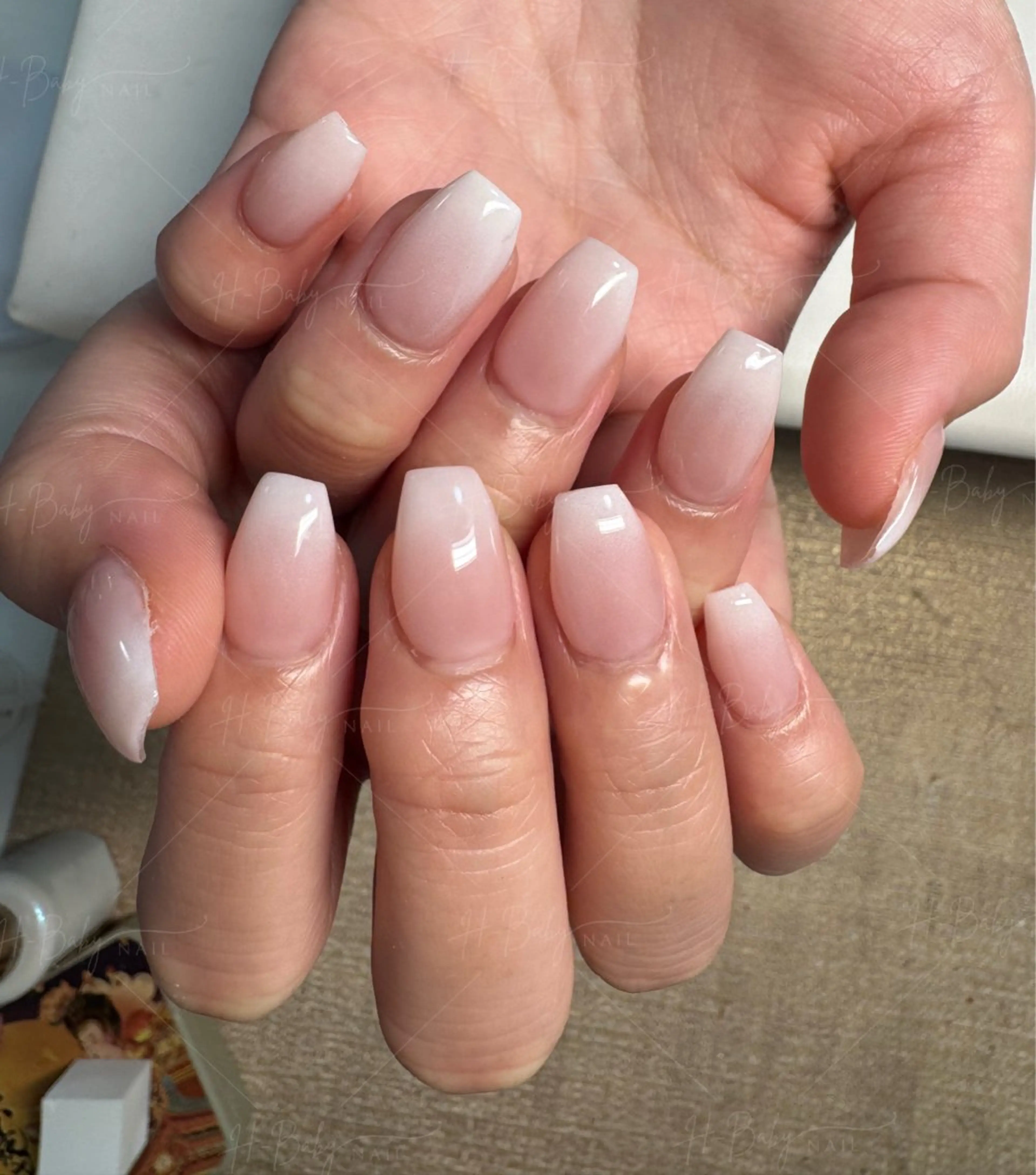 ネイル フレンチネイル ジェルネイル ガラスフレンチ ハロウィン ハート H.baby Nail Salonのネイルデザイン