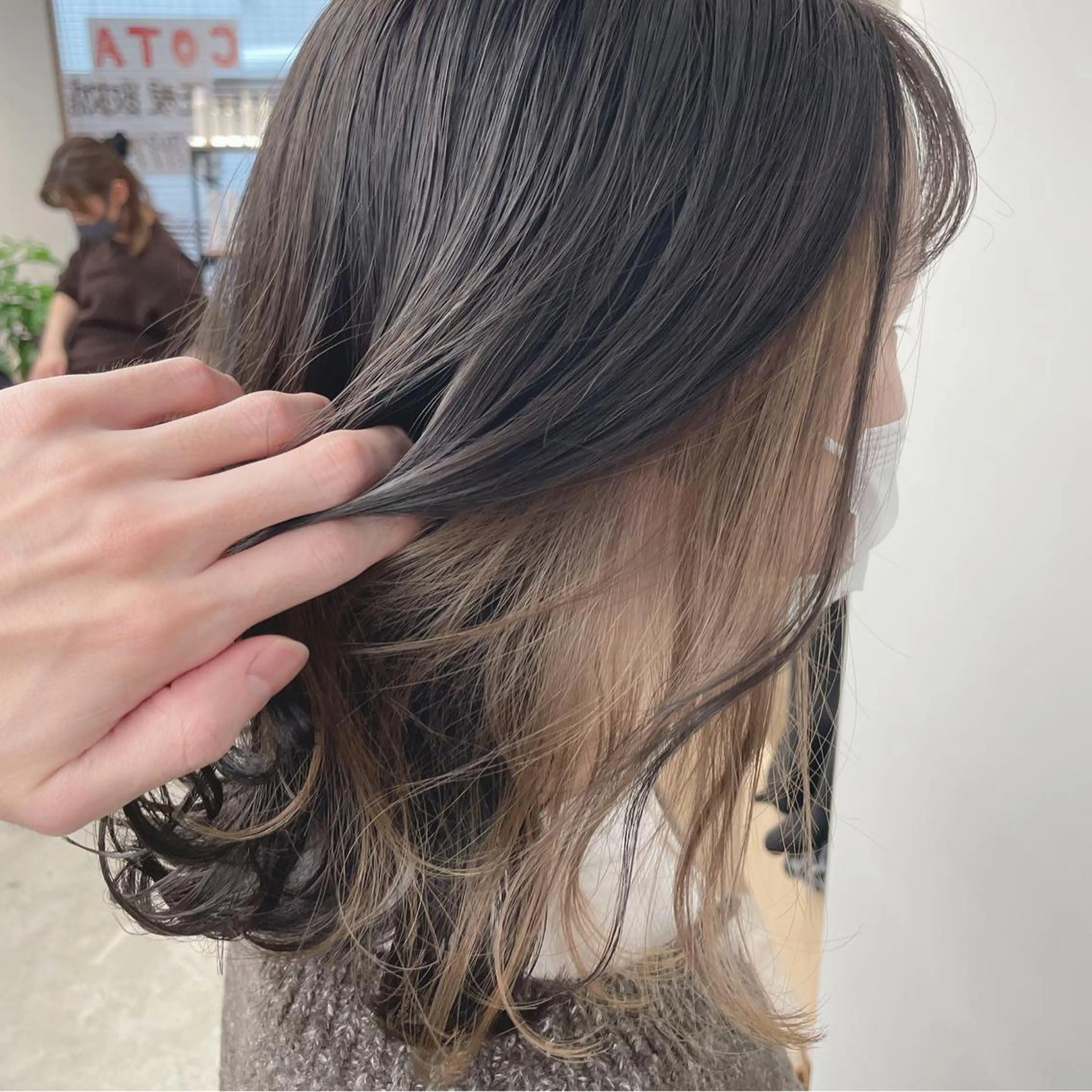 ミディアム SAEKI【ior 】北千住店ブリーチのヘアスタイル