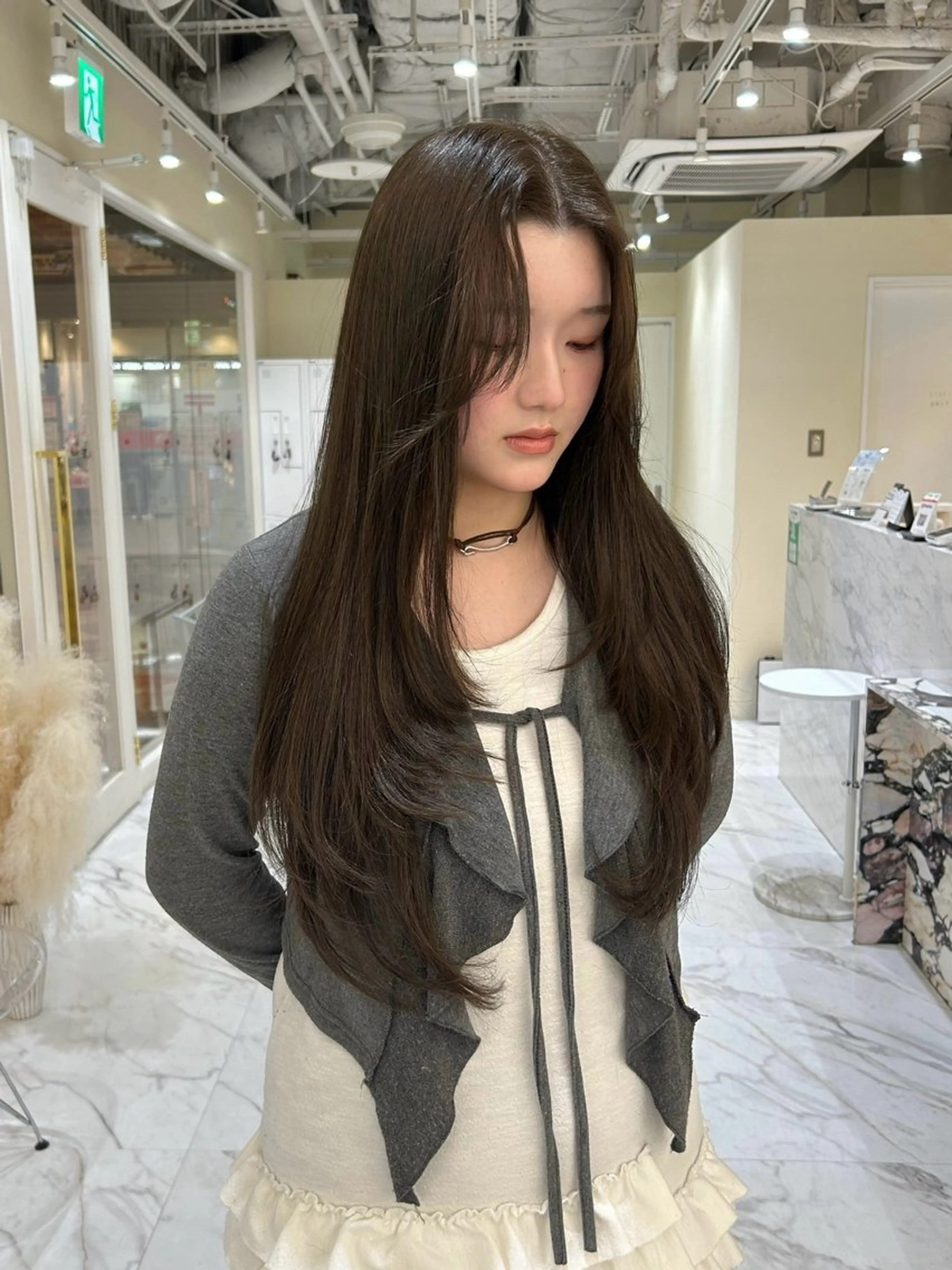 ロング カラー ヘアアレンジ ベージュカラー ブリーチ ダブルカラー ブリーチなしカラー オリーブベージュ カット ヘアカラー トリートメント maoブリーチ無し 似合わせカラーのヘアスタイル