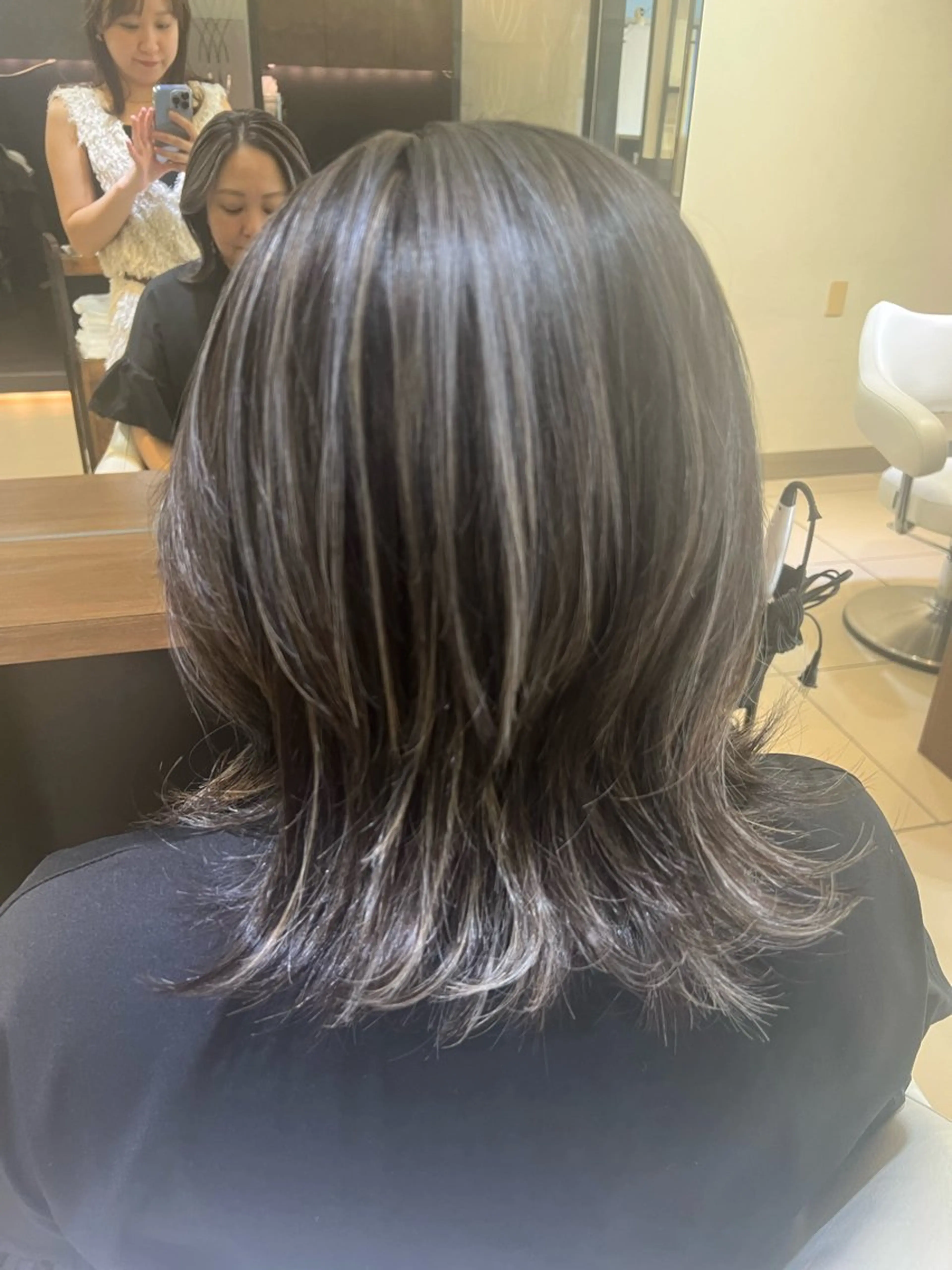 ミディアム カラー pasdedeux  LEQUIOS所属・パドドゥ 仲程のヘアスタイル