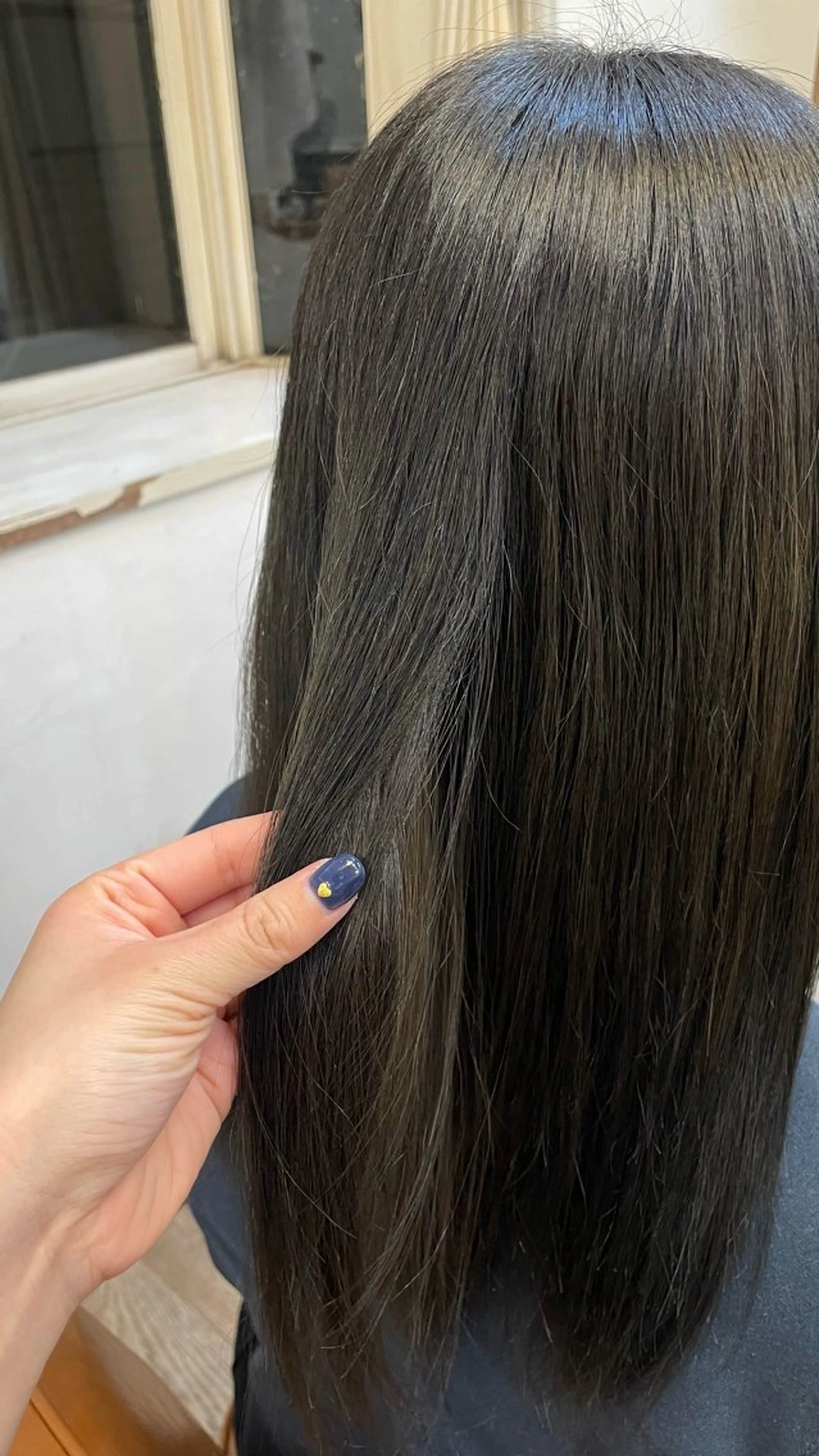 ロング カラー 坂本 菜摘のヘアスタイル