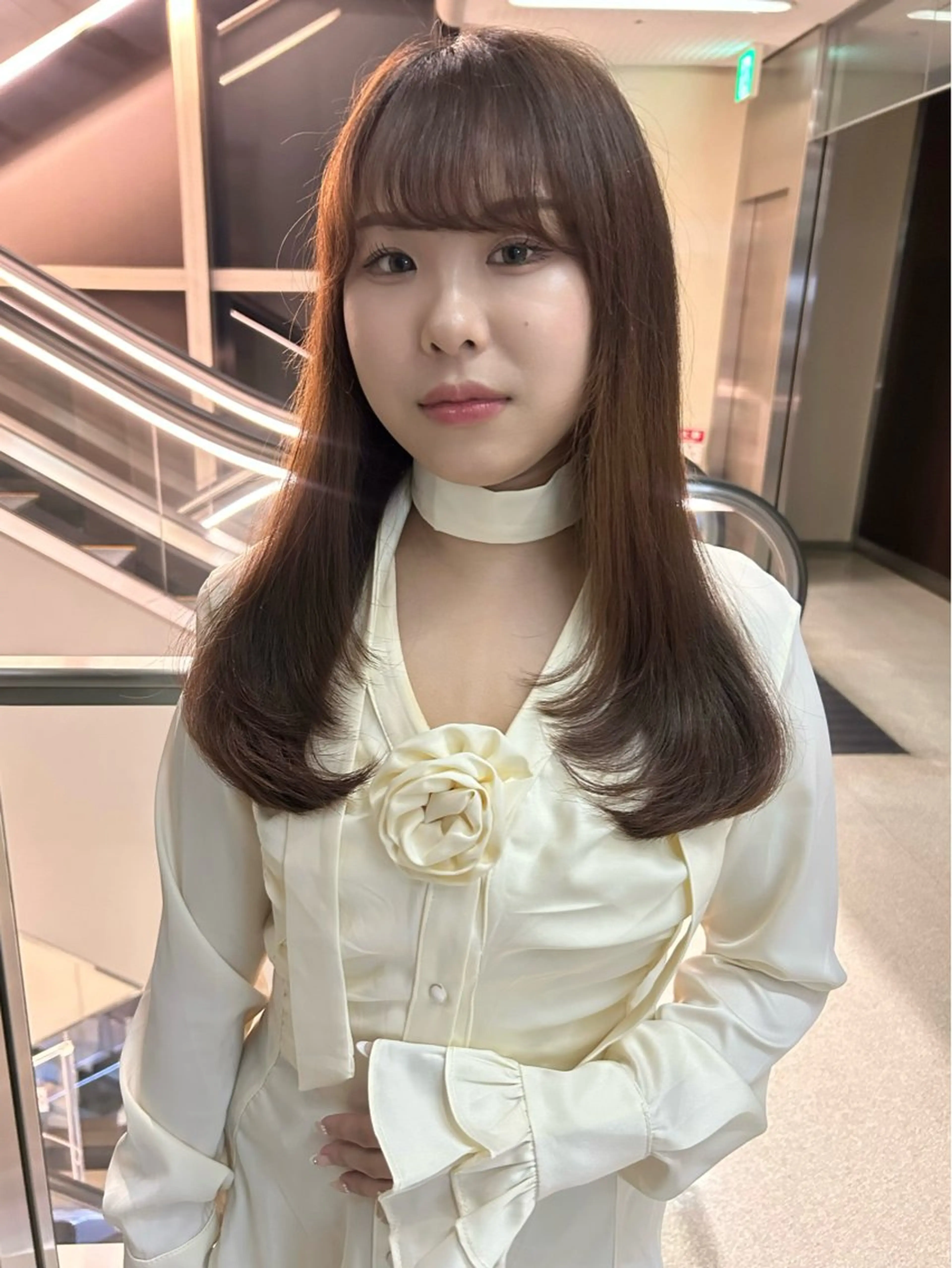 ロング レイヤーカット 'AXISガスビル Rinのヘアスタイル