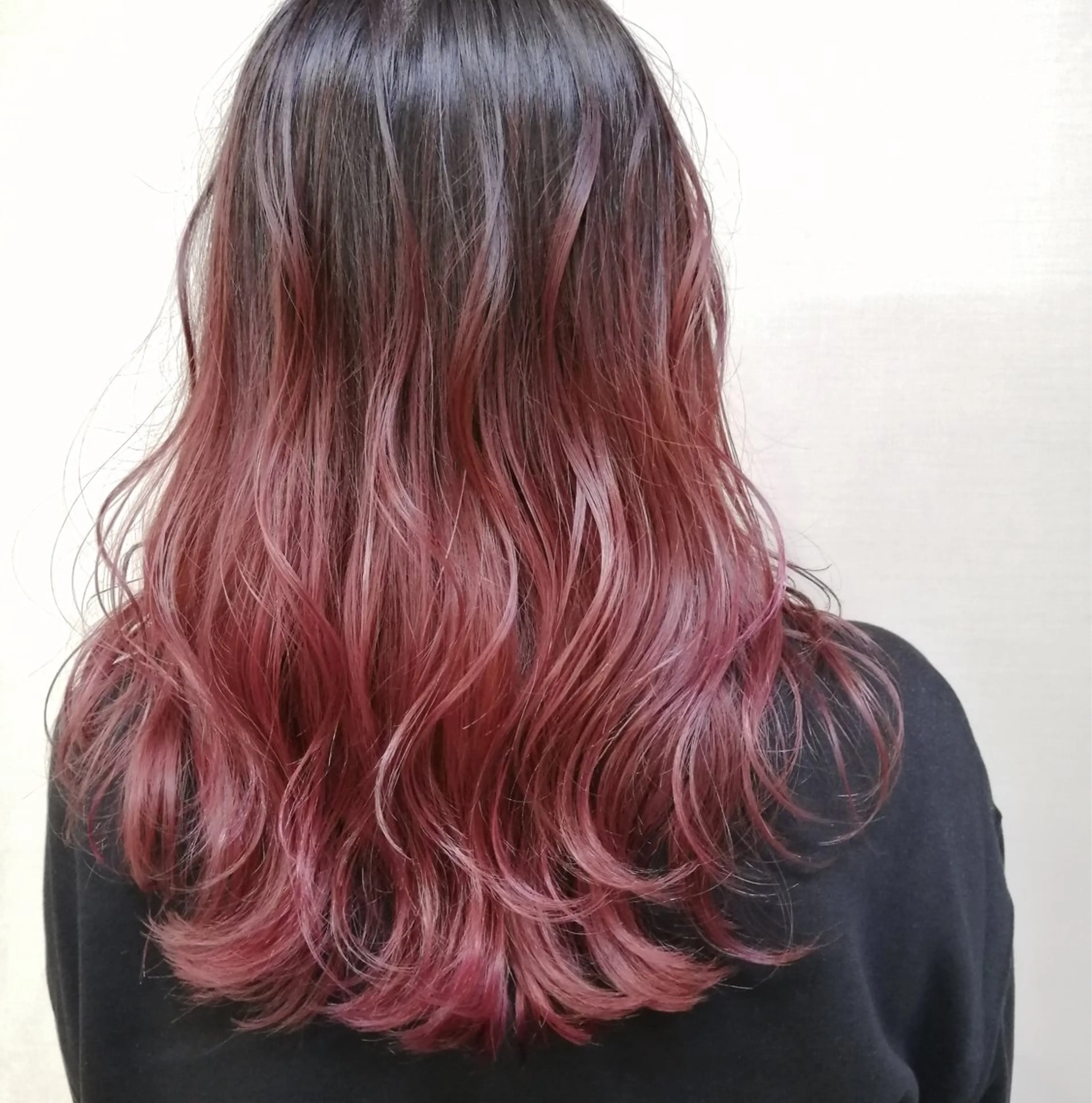 セミロング TELAHAIR 副代表　石川篤史のヘアスタイル