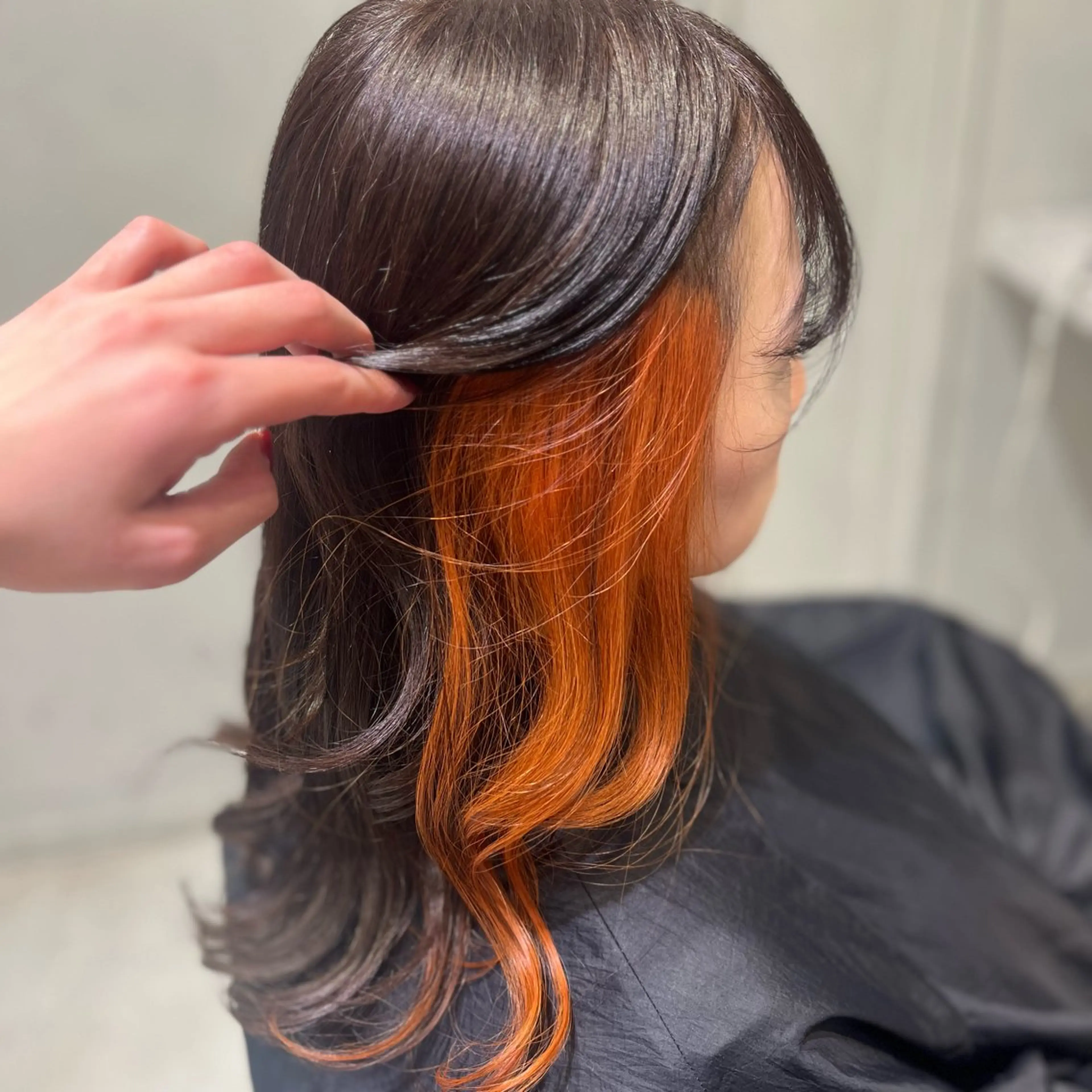 セミロング カラー ブリーチ ハイトーンカラー オレンジ 💖ブリーチ/暖色 𝐘𝐮𝐢💖のヘアスタイル