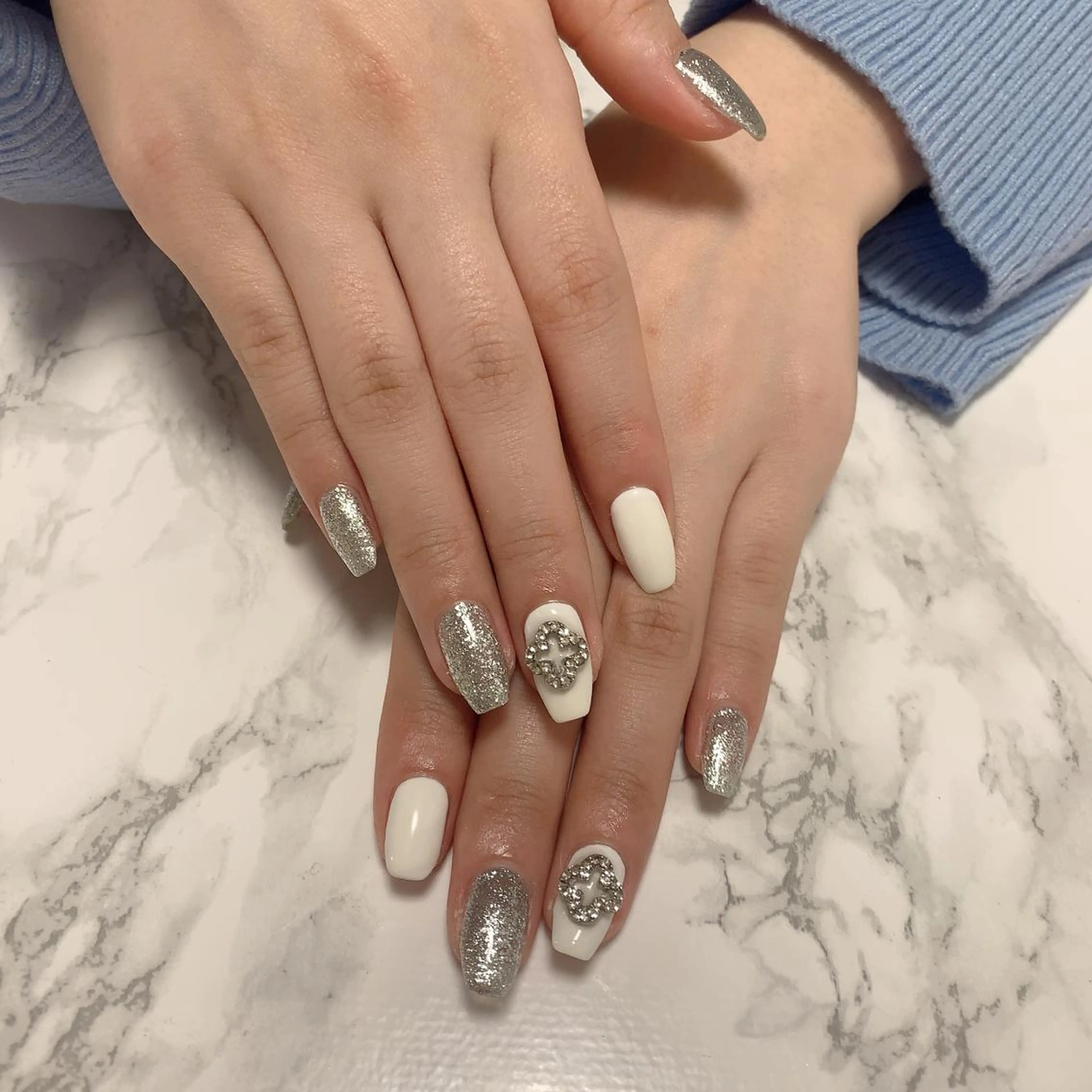 ネイル はな💎ネイル ワンホン、長さ出しのネイルデザイン