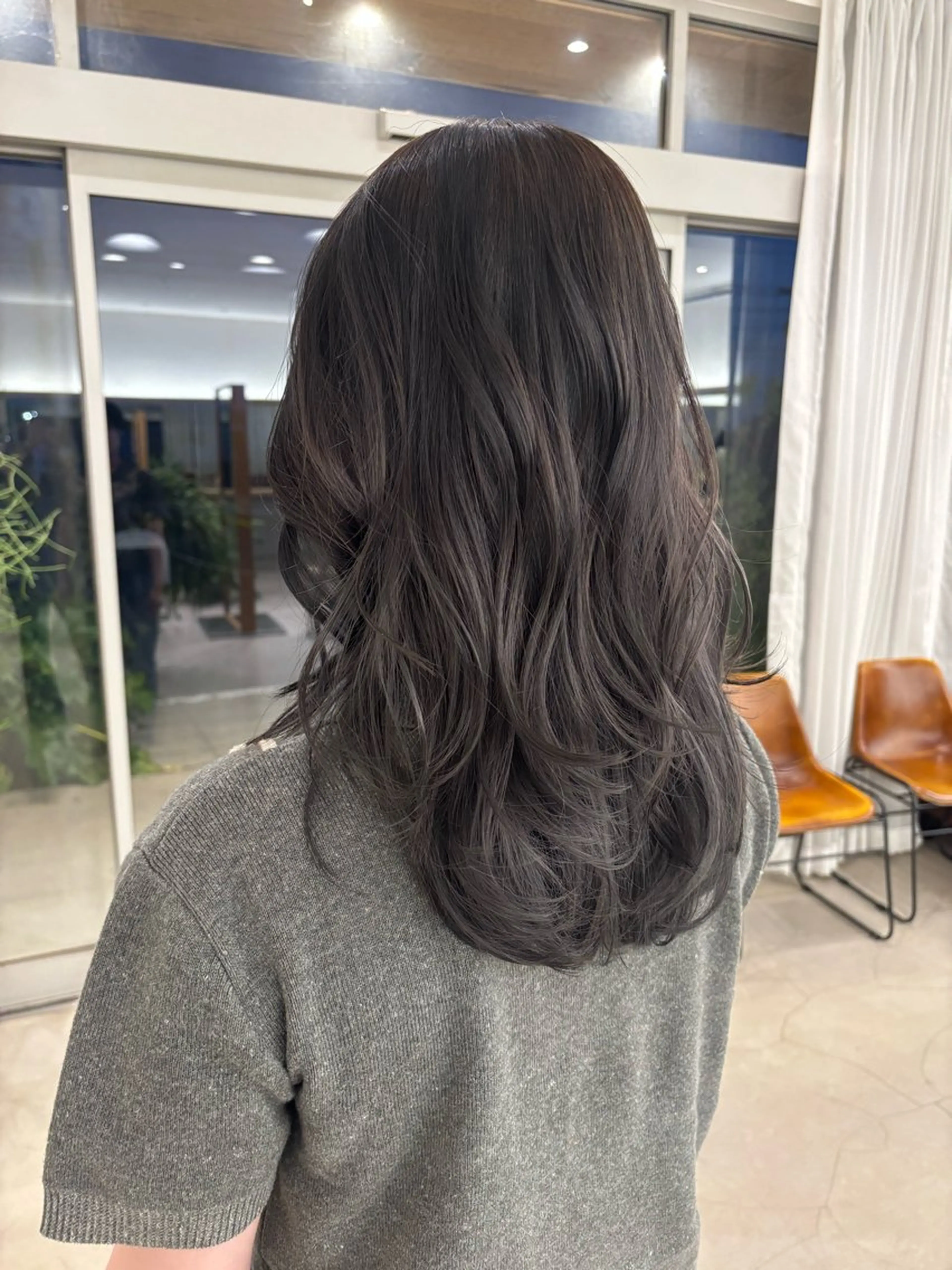 ミディアム カット ヘアカラー 古畑 愛美のヘアスタイル