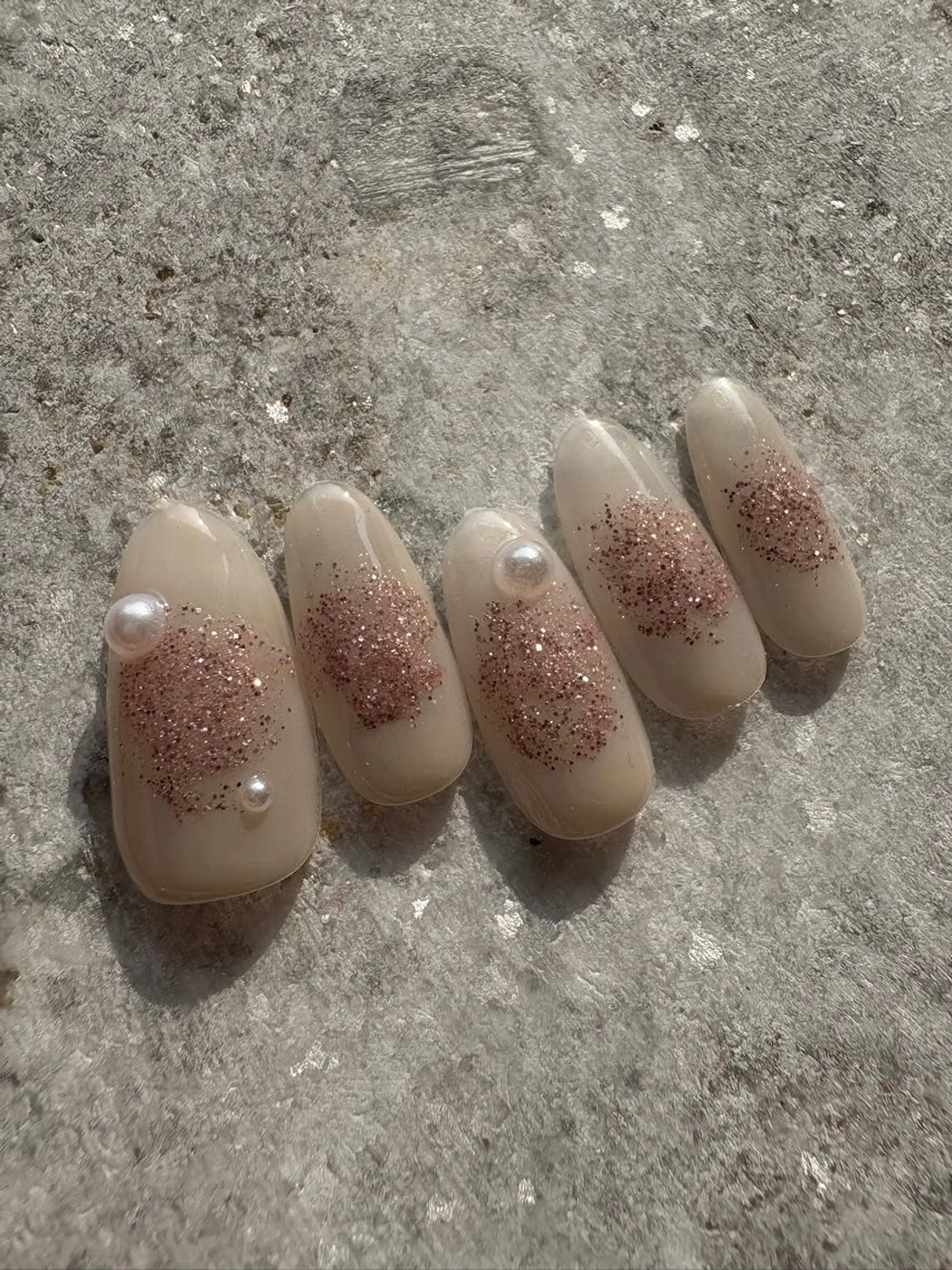 ニュアンスネイル(真ん中の部分好きなマグ.フラッシュお選び頂けます)♡口コミ投稿でオフ無料の写真