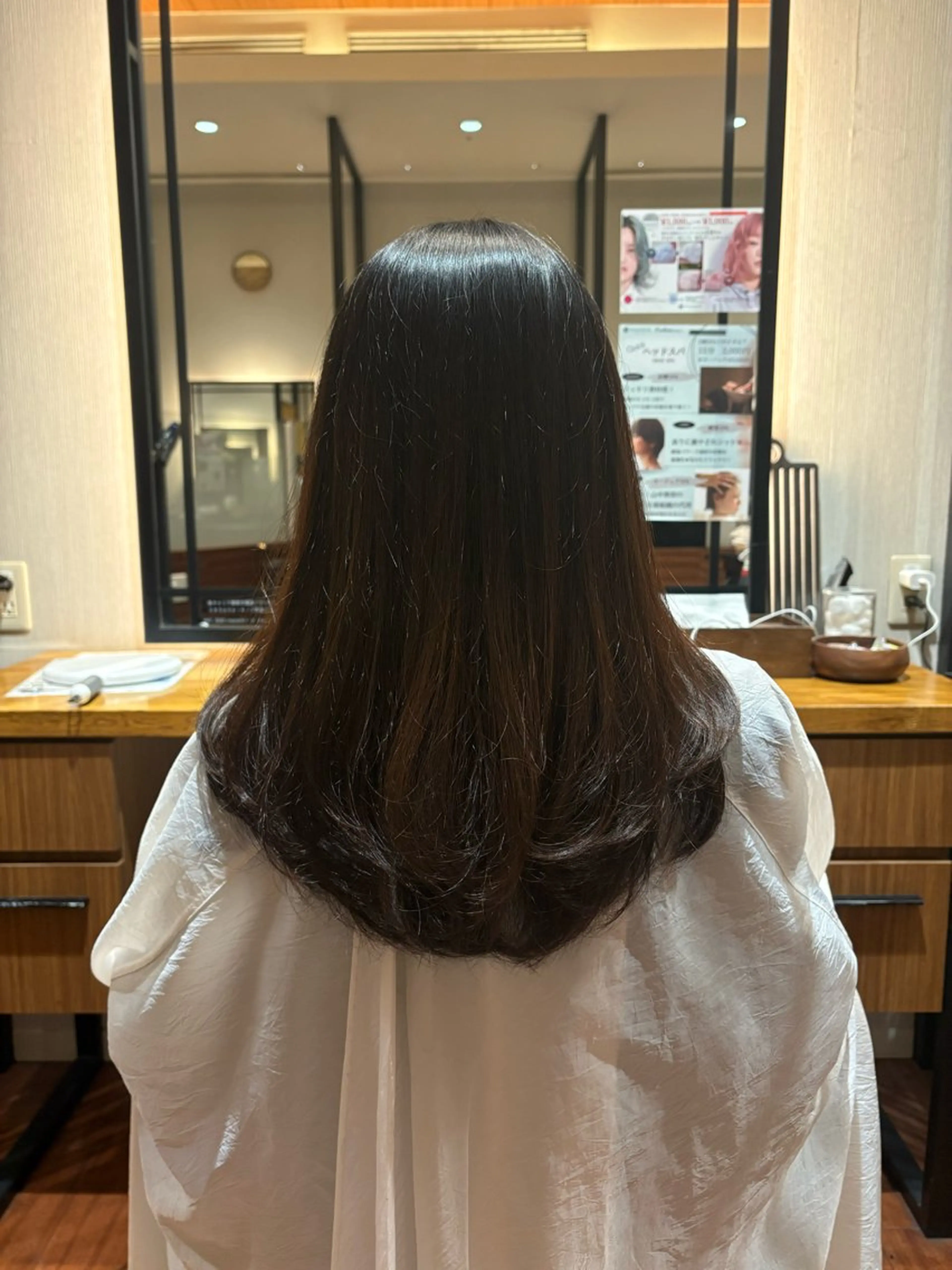 ロング レイヤーカット 髙田 千華 髪質改善ストレートのヘアスタイル