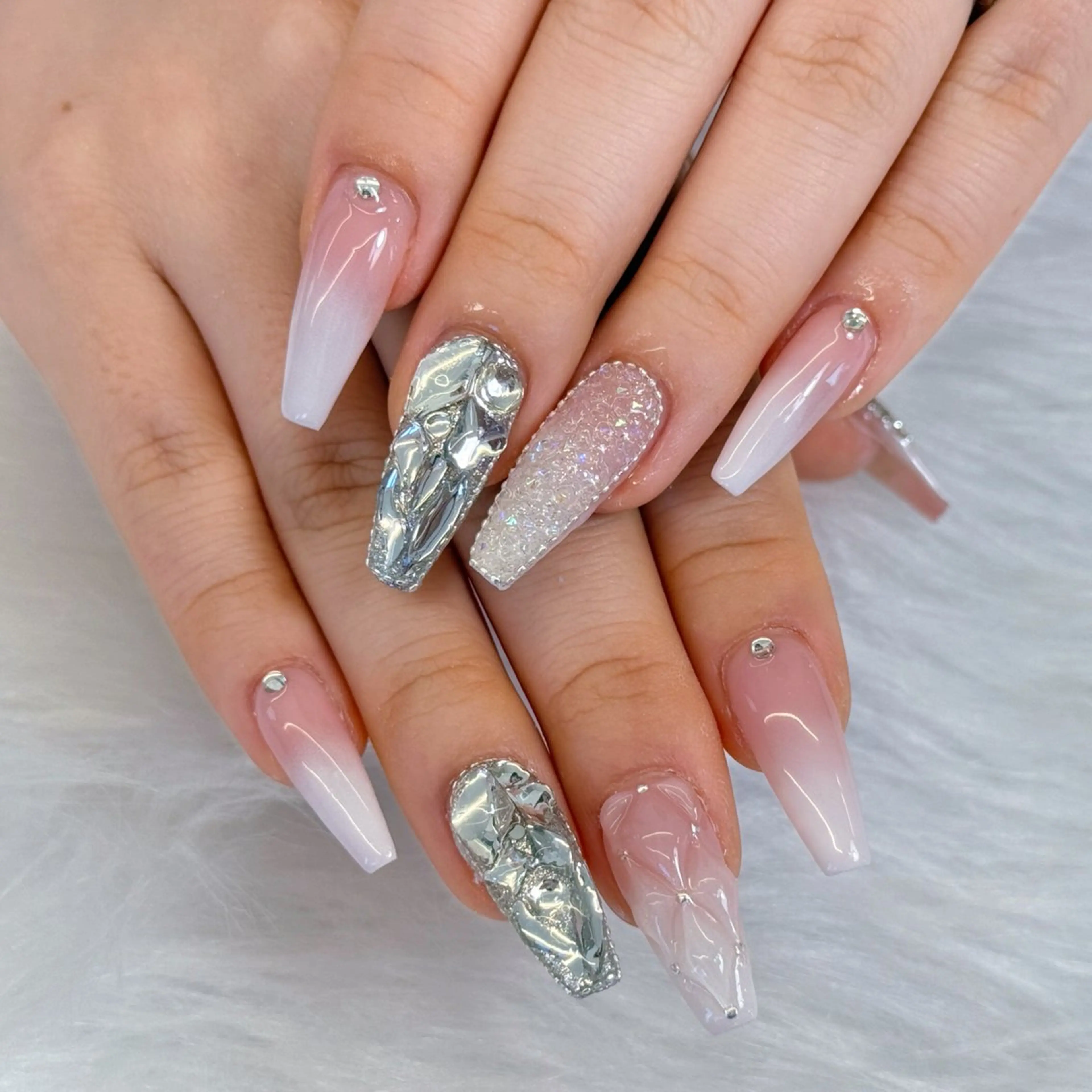 ネイル Luxe Nailのネイルデザイン