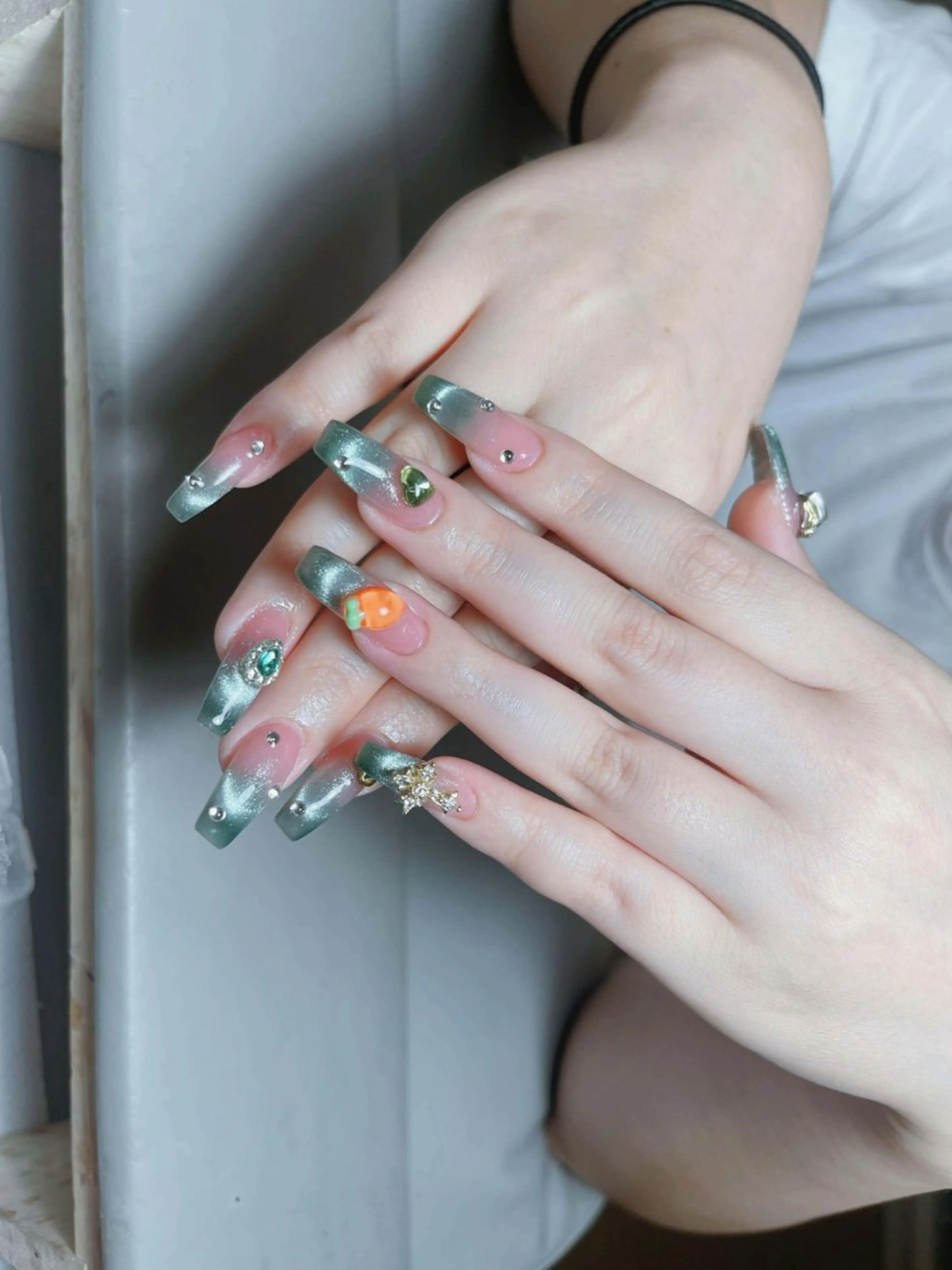 ネイル ボルドー チークネイル 長さ出し フレンチネイル ジェルネイル Yuu🎀Belle Nail Salonのネイルデザイン