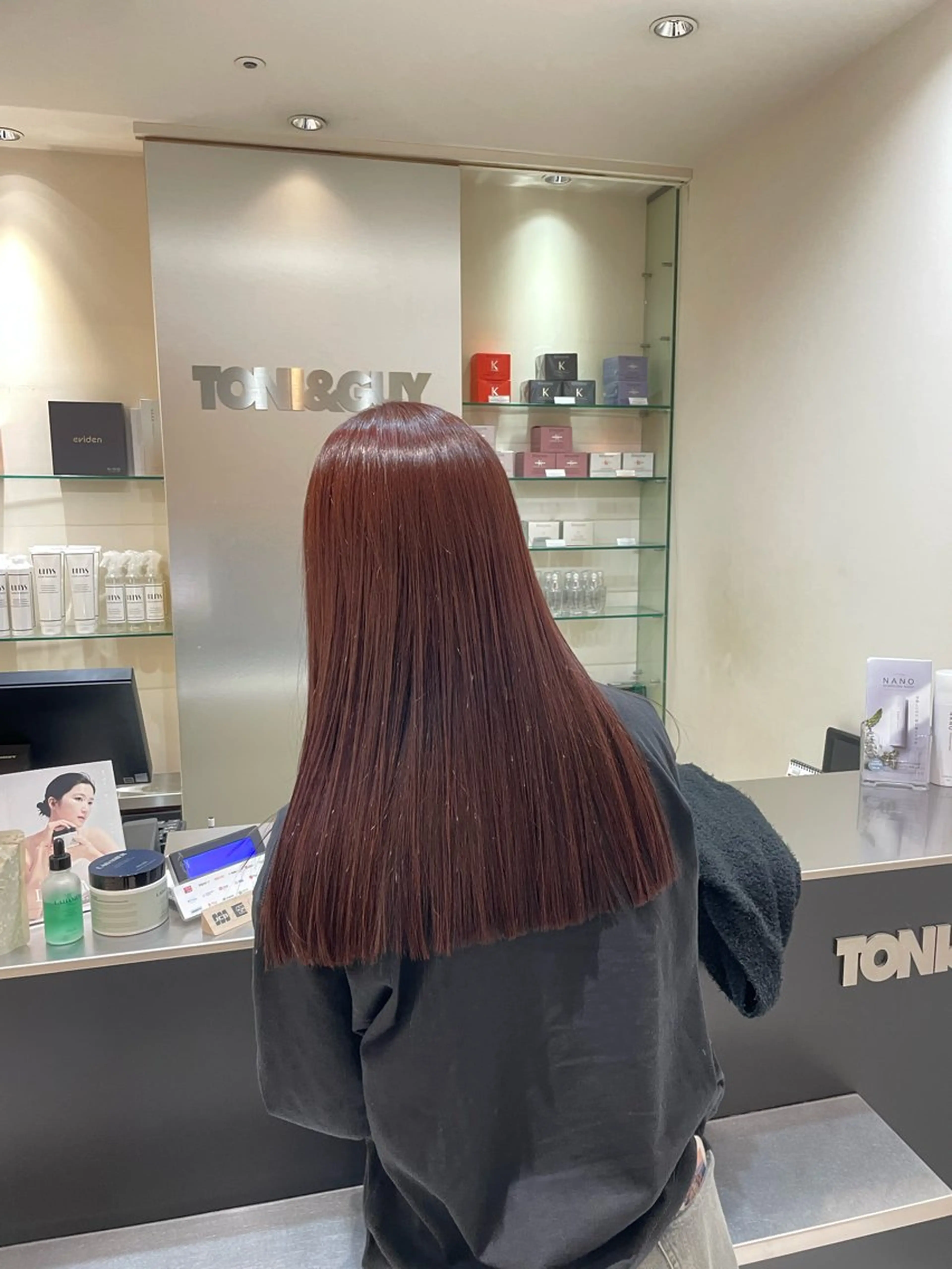 ロング カラー 岡本 七星のヘアスタイル