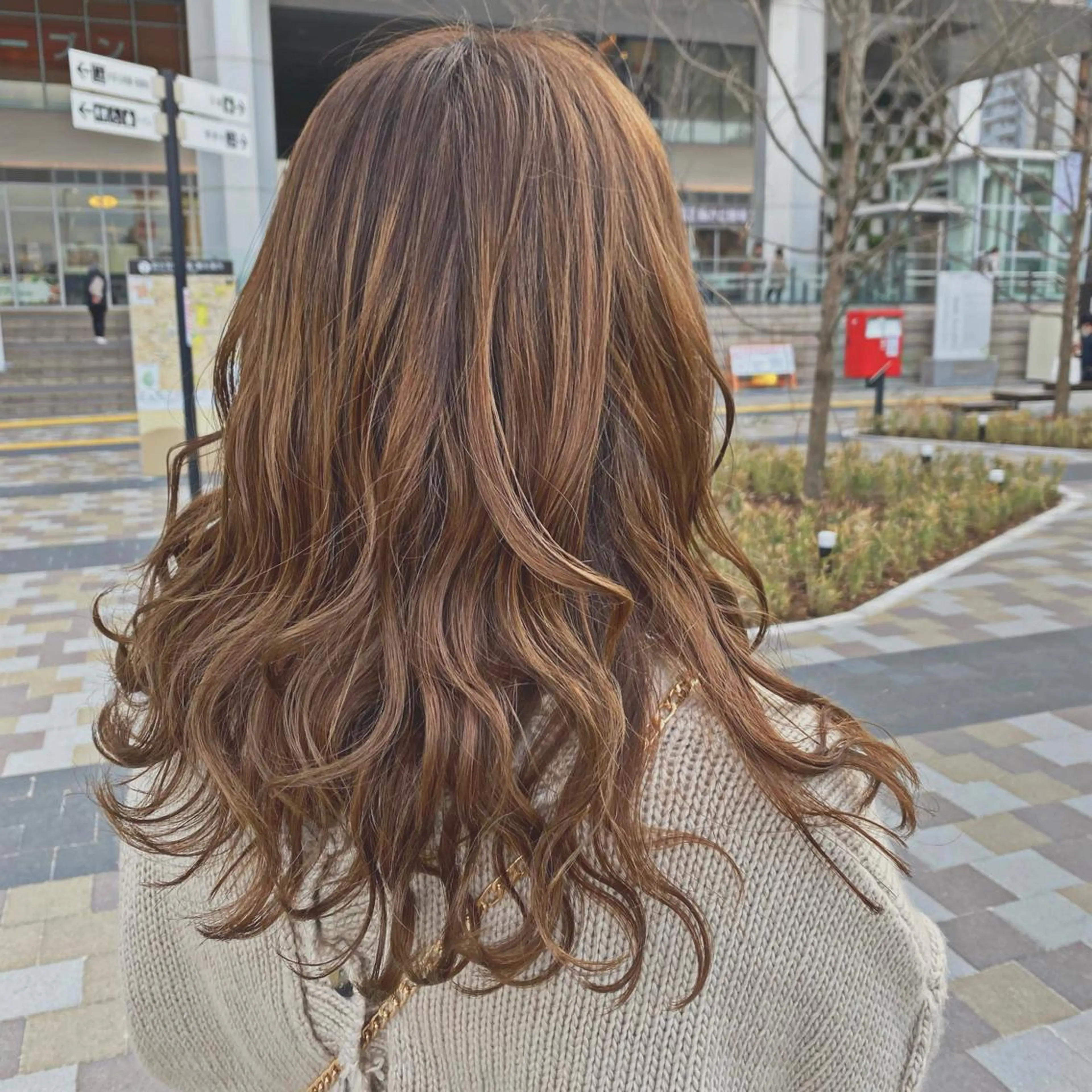 セミロング カラー ハイトーンカラー 中村優成のヘアスタイル