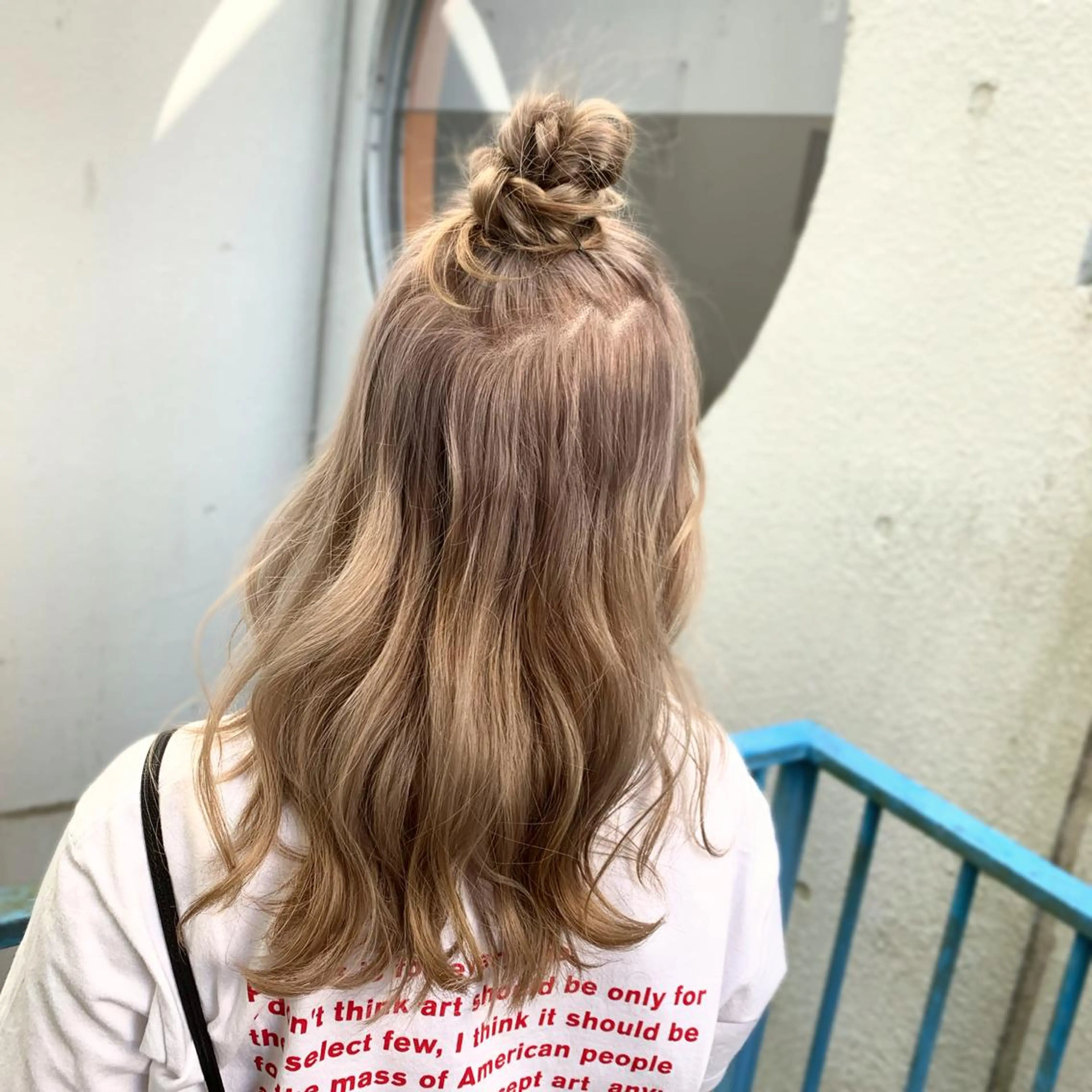 ロング カラー ヘアアレンジ ハーフアップ ハイトーンカラー インナーカラー 古沢 みづきのヘアスタイル