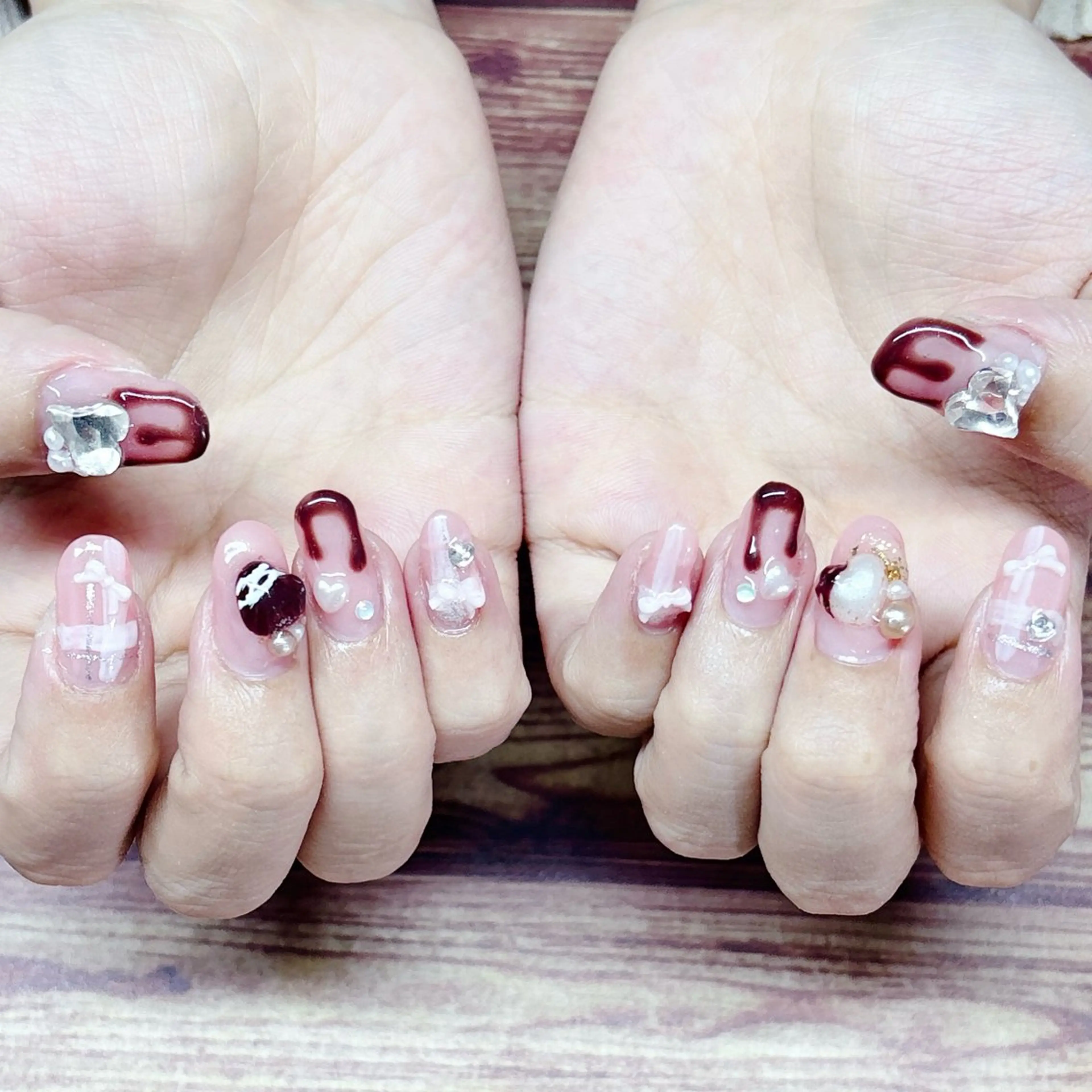 バレンタイン先取り✨️アートネイル 10本(オフ込)の写真