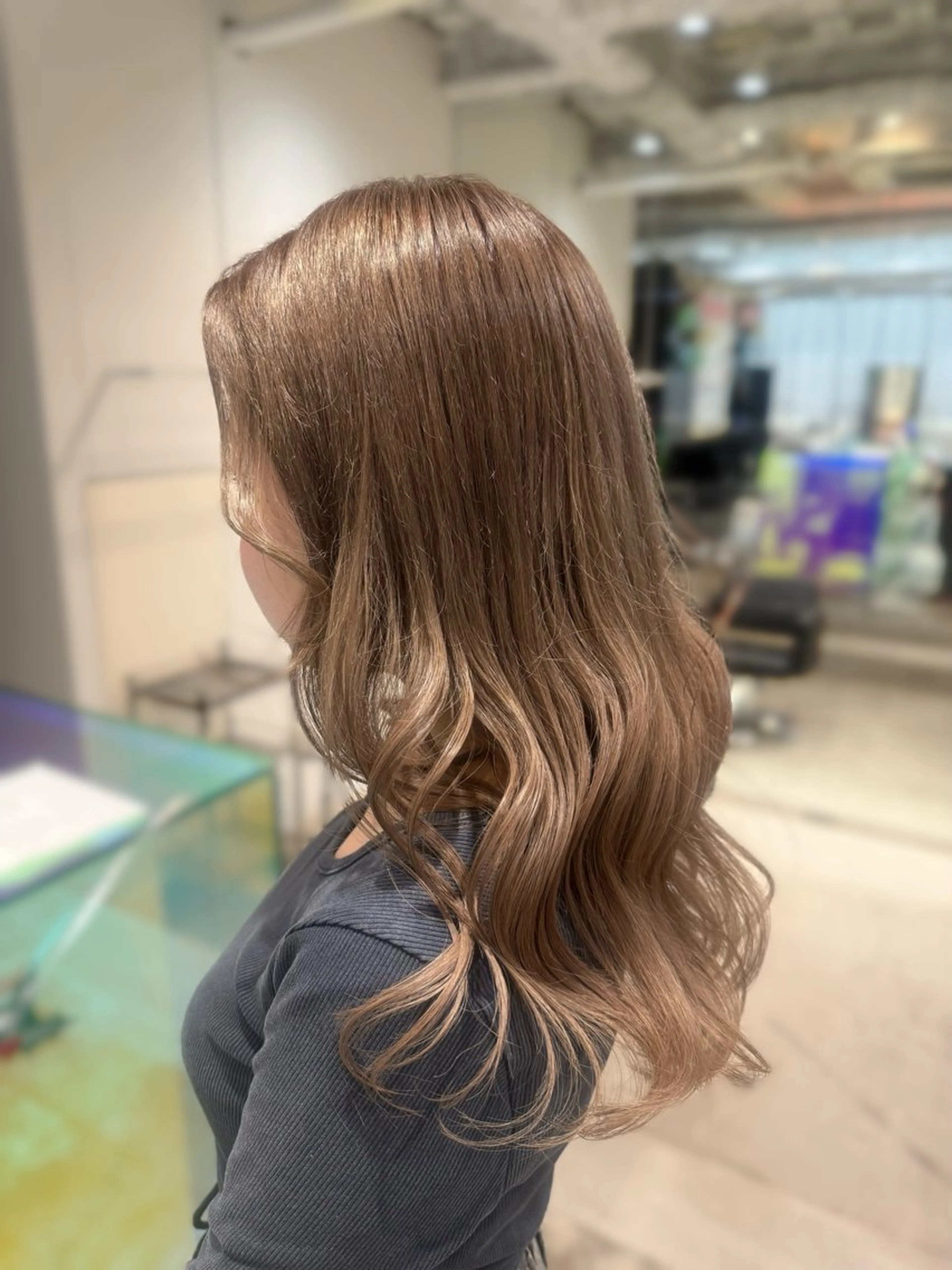 ロング カラー ヘアカラー AmiLi ニコのヘアスタイル