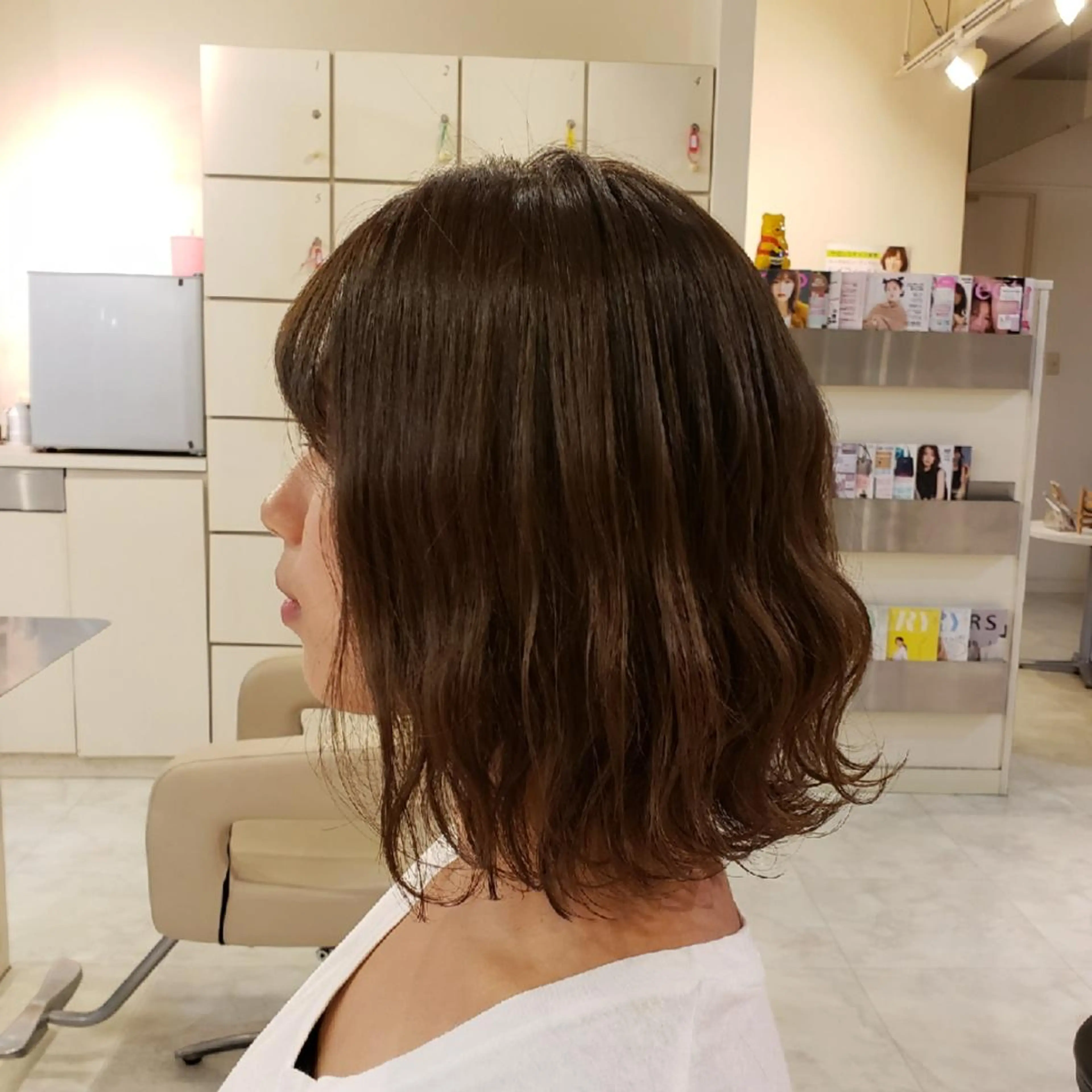 ショート 岡田 奈々のヘアスタイル