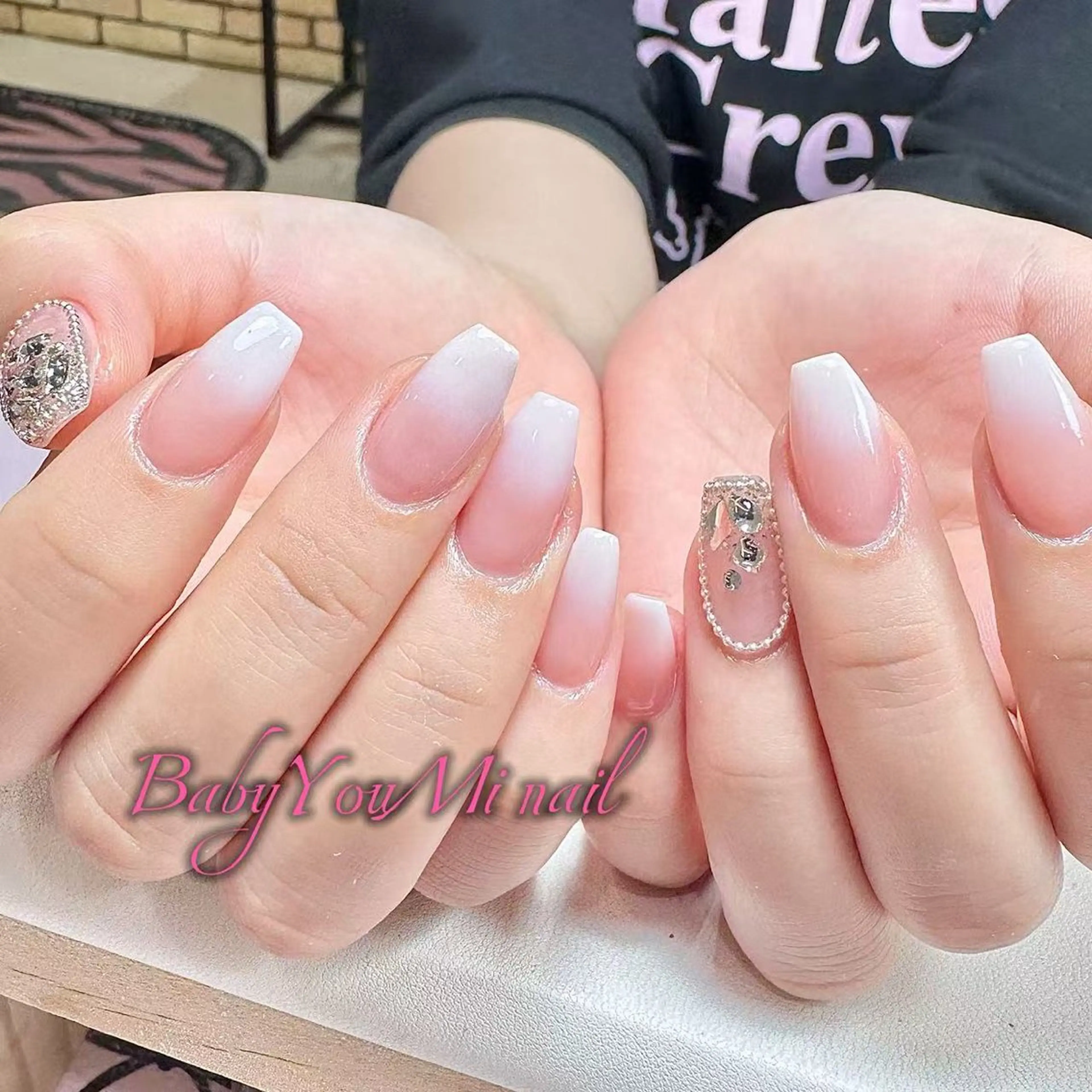 ネイル オーロラネイル フラワーネイル フットネイル フレンチネイル ジェルネイル ハンドネイル BabyYouMi ねねのネイルデザイン