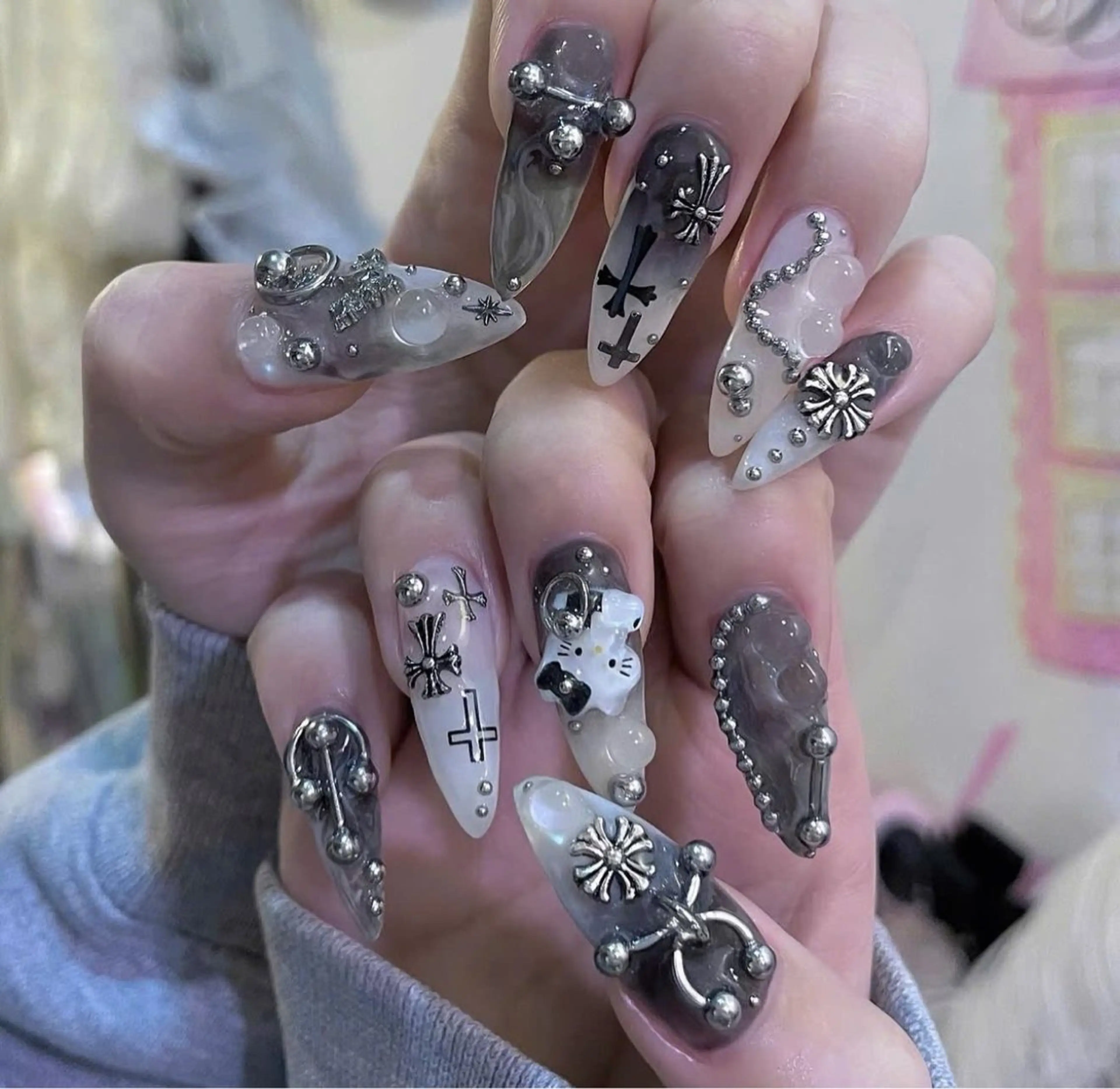 ネイル アニマル柄 オーロラネイル チークネイル フラッシュネイル ジェルネイル ハンドネイル Hinaa 池袋のネイルデザイン