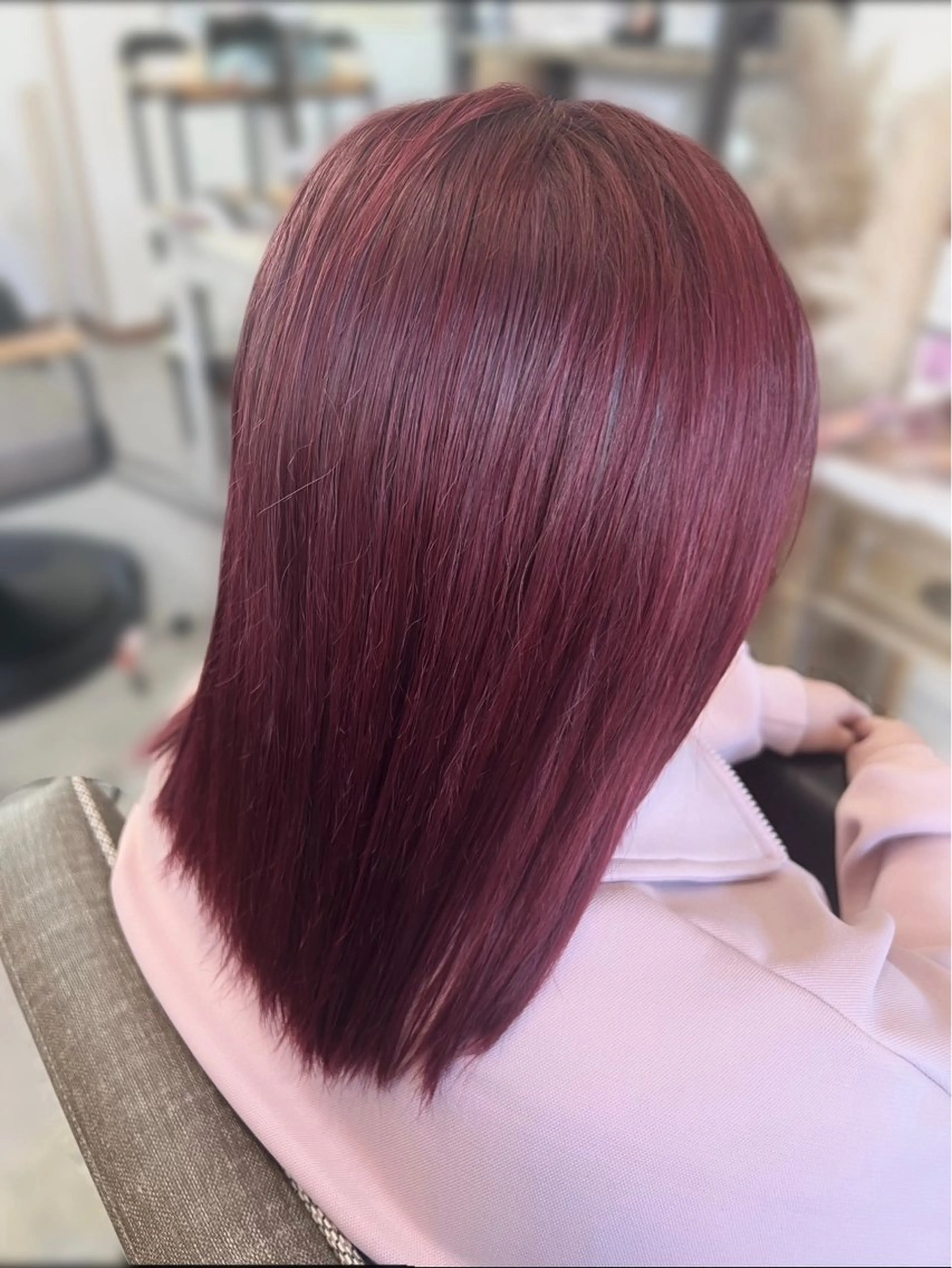 ミディアム カラー カシス ピンクカラー hair works raptureのヘアスタイル