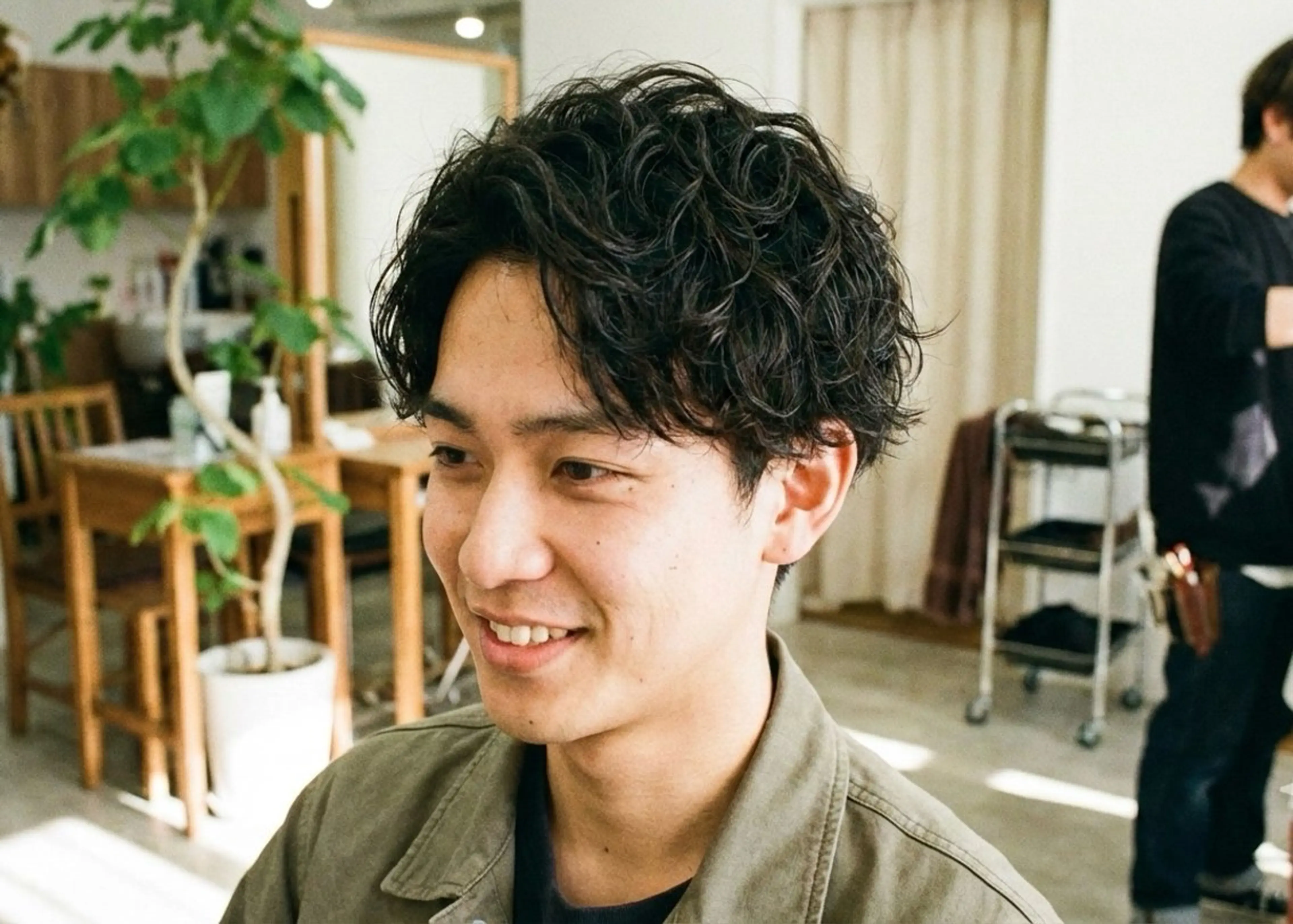 ショート メンズ メンズパーマ 【パーマ】【デザイン カラー】拳🌊のヘアスタイル