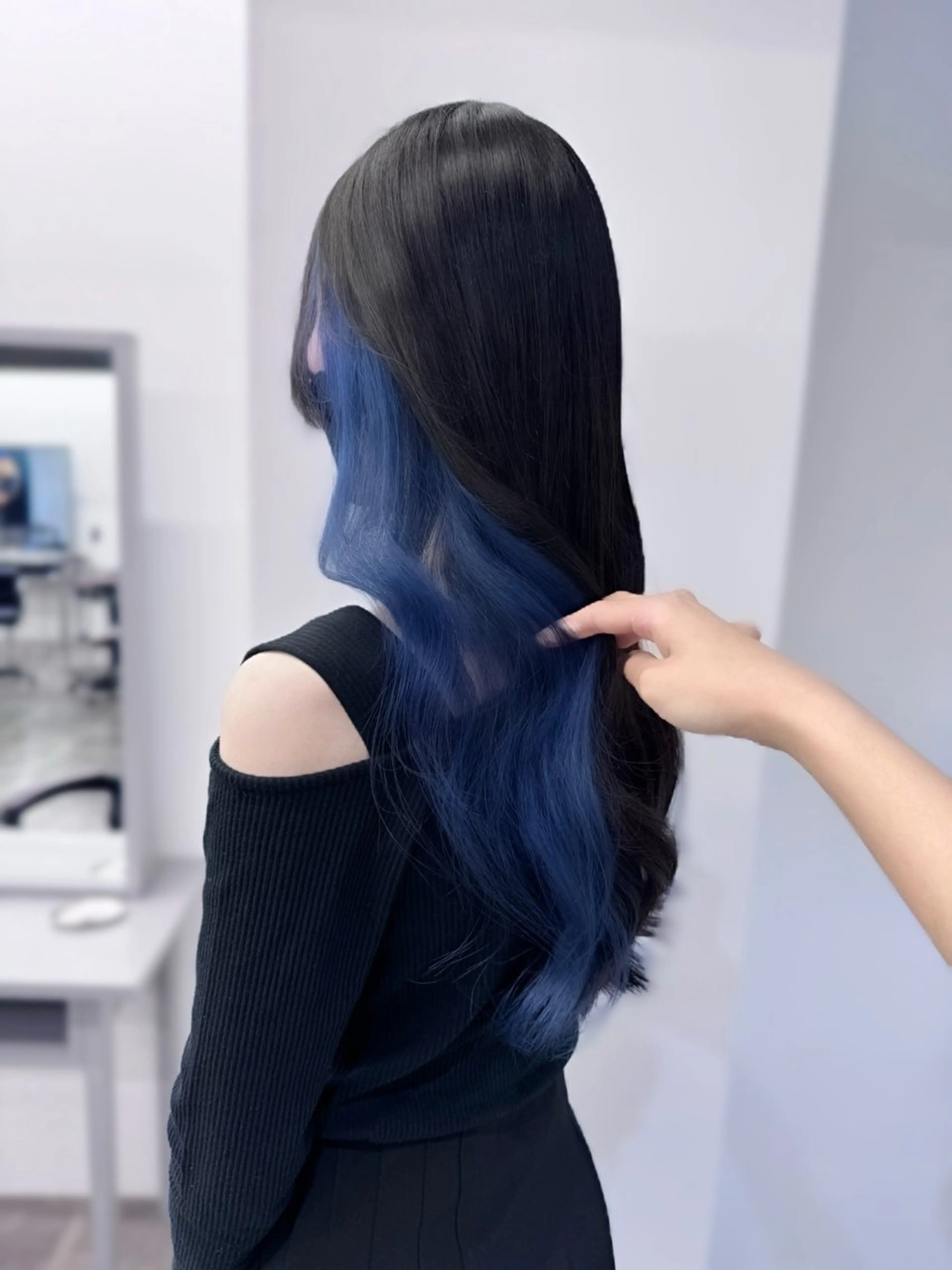 ロング ヘアカラー 吉澤 愛心のヘアスタイル