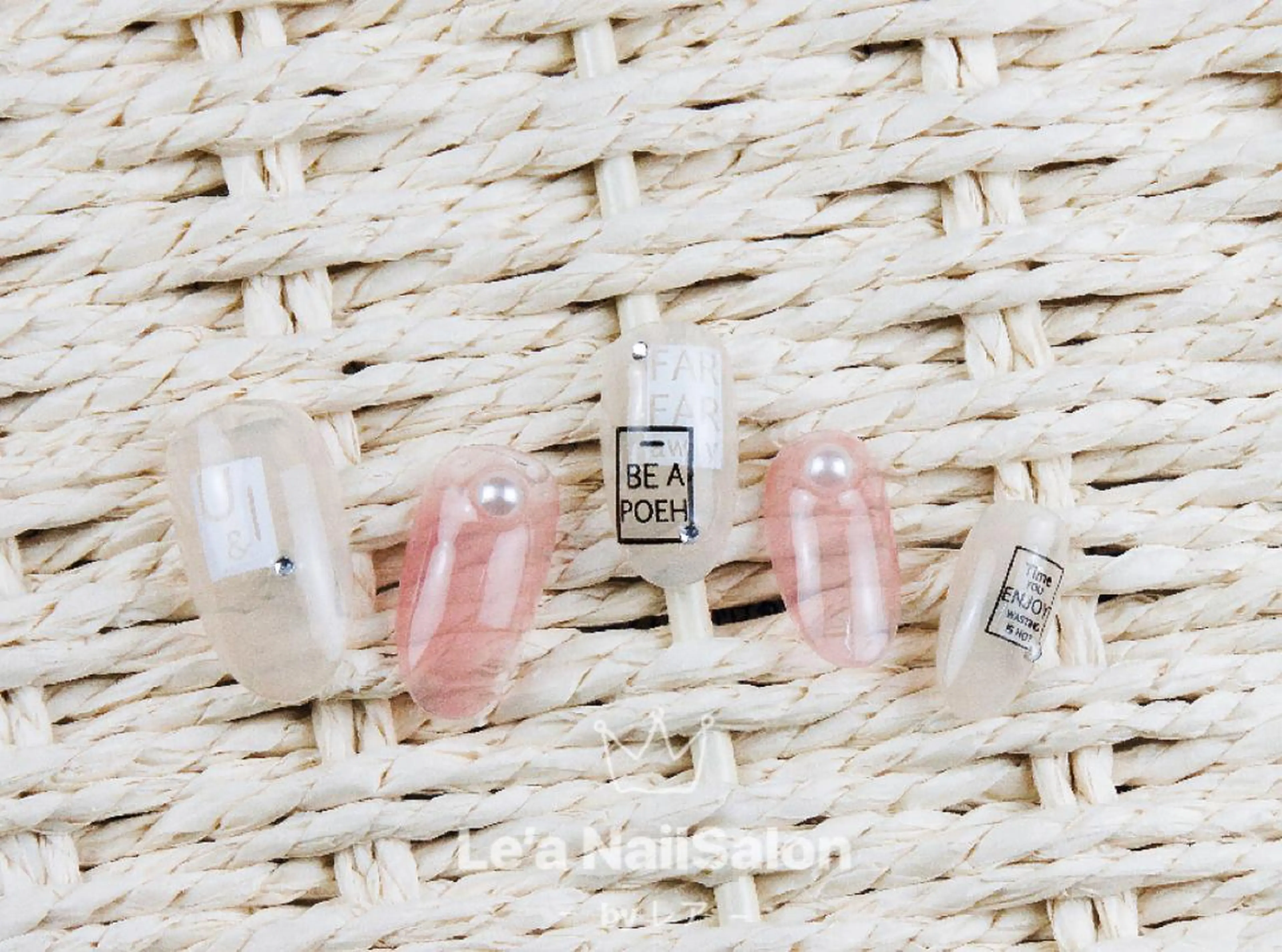 ショート カラー ネイル Lea NAILsalon所属・Le’a NailSalonのネイルデザイン