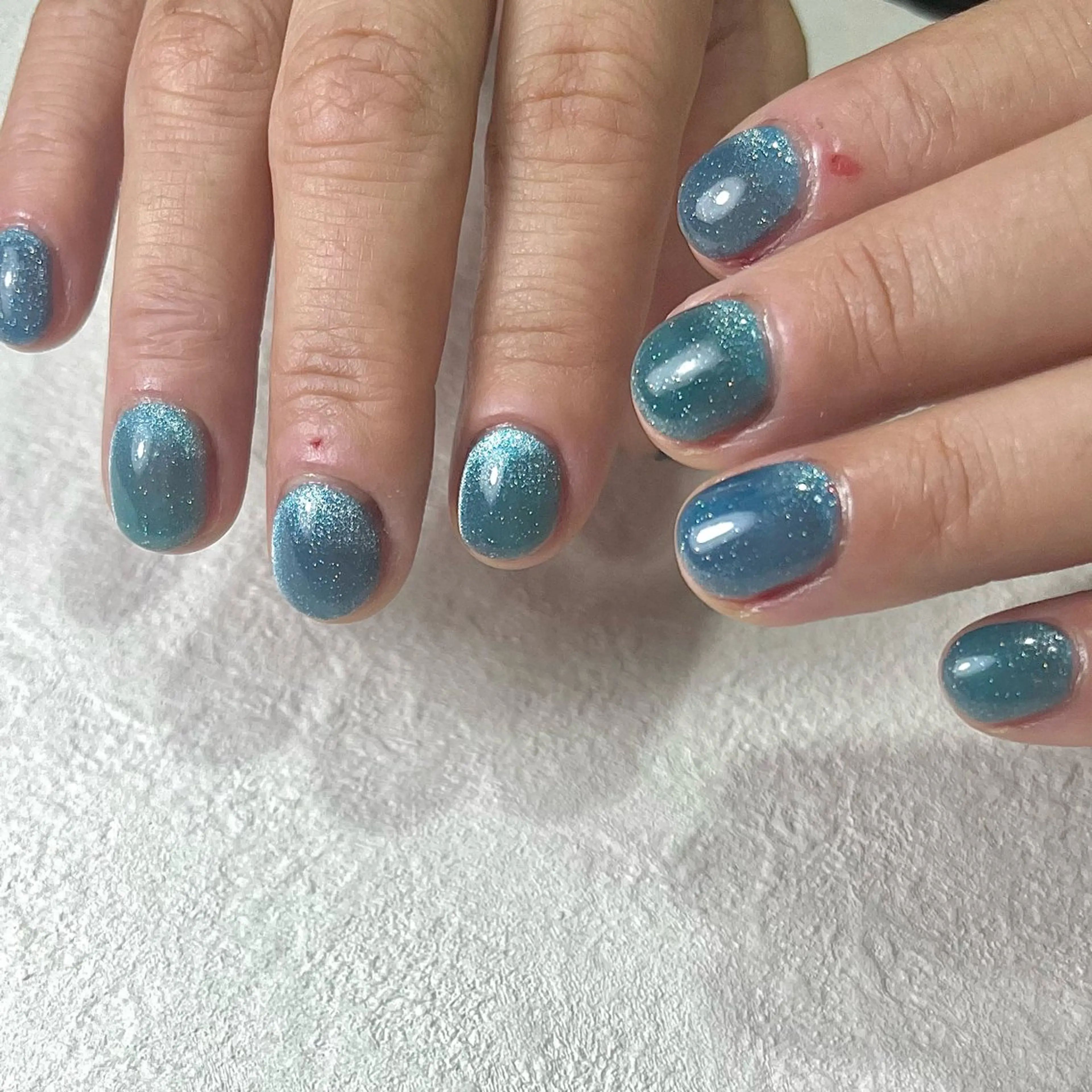 ネイル ブルー ジェルネイル キラキラネイル マグネットネイル パラジェル ハンドネイル para ☀︎ sol by BECK所属・Para Sol nail　Maoのネイルデザイン