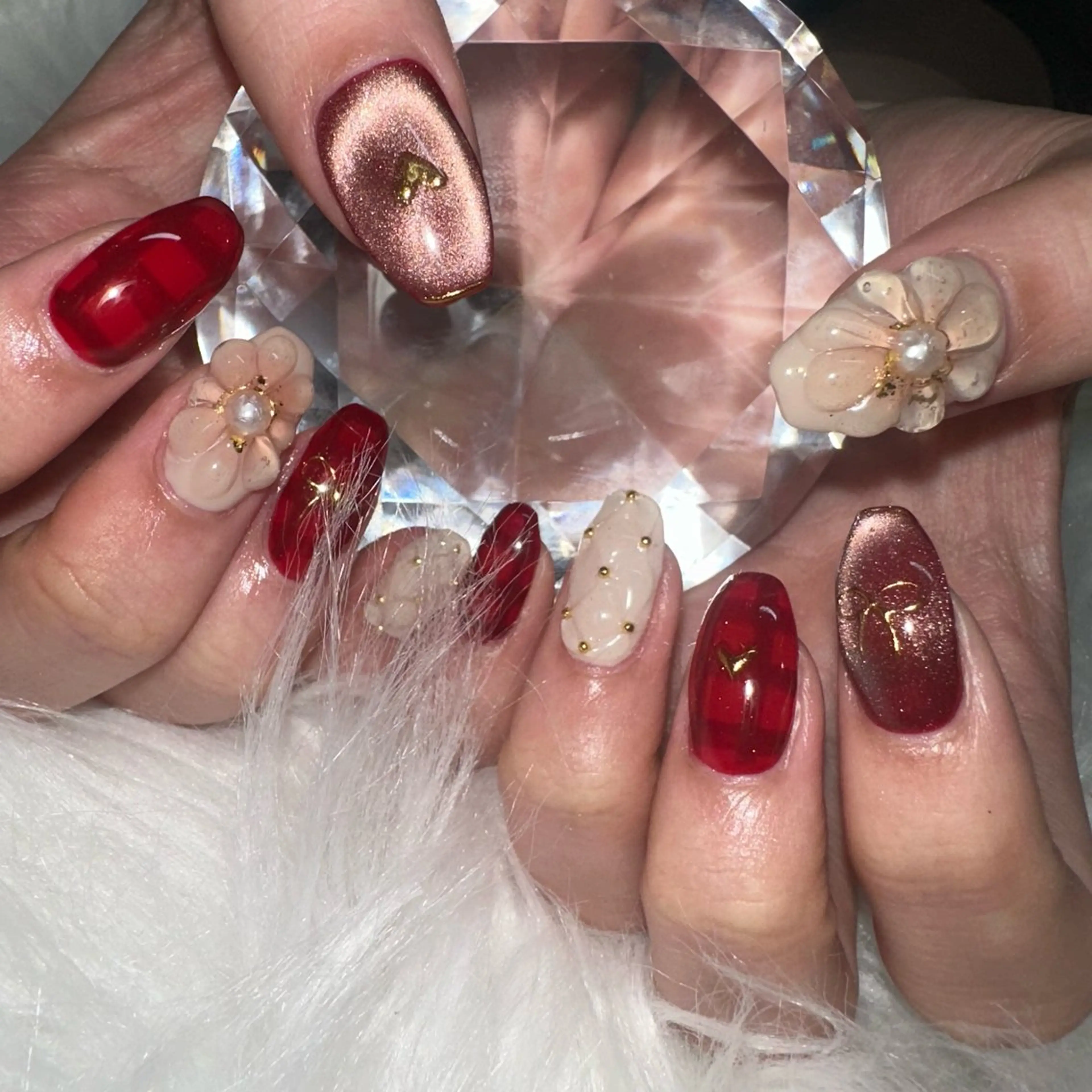 ネイル マグネットネイル 赤色 バレンタイン ハンドネイル フットネイル 🤎CHARME NAIL🤎のネイルデザイン