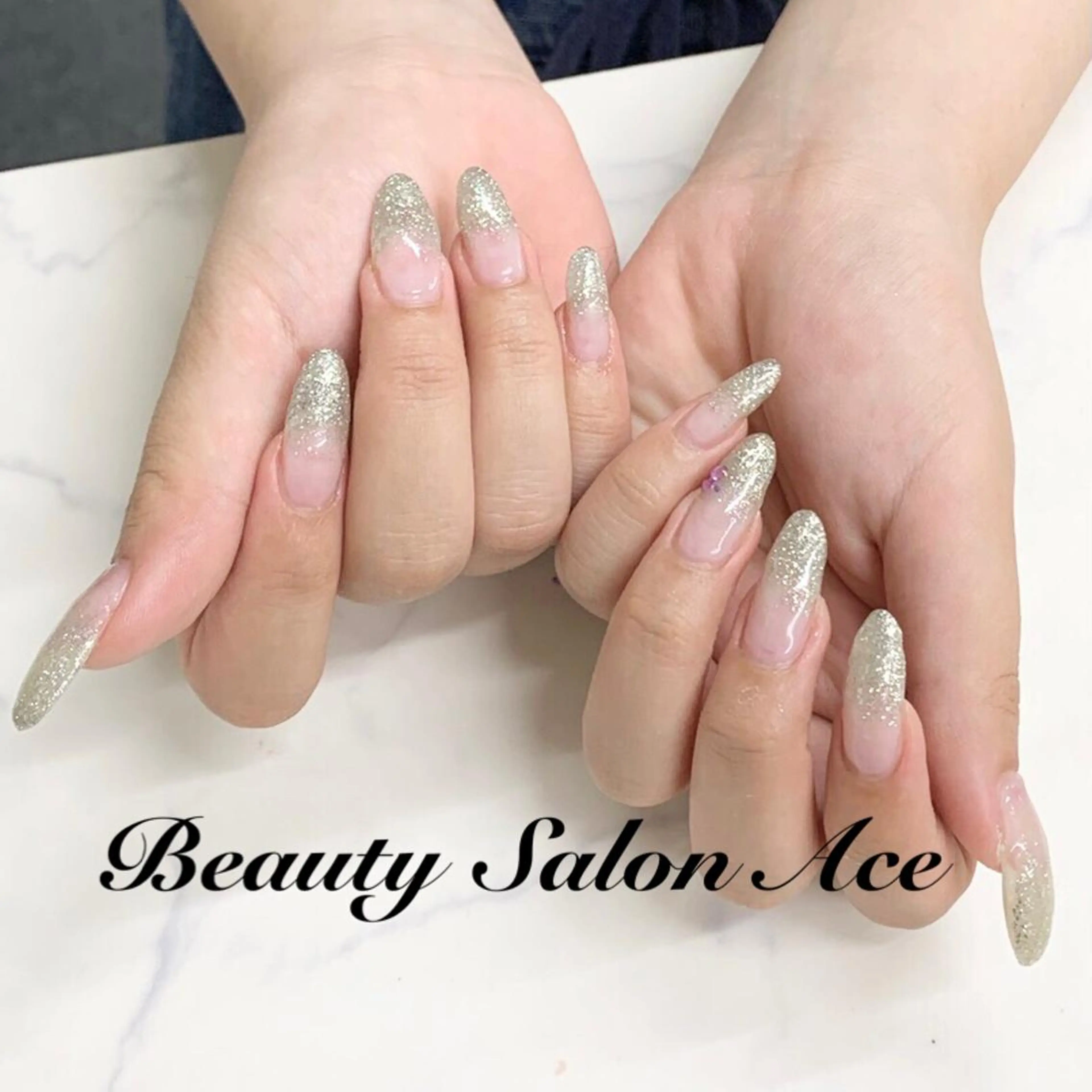 ネイル アートネイル ジェルネイル グラデーション ラメ(グリッター) ラメグラデーション ハンドネイル ハンドケア Beauty Salon Ace（ネイルサロン　エース）所属・池袋フィルイン Ace♡長さだしのネイルデザイン