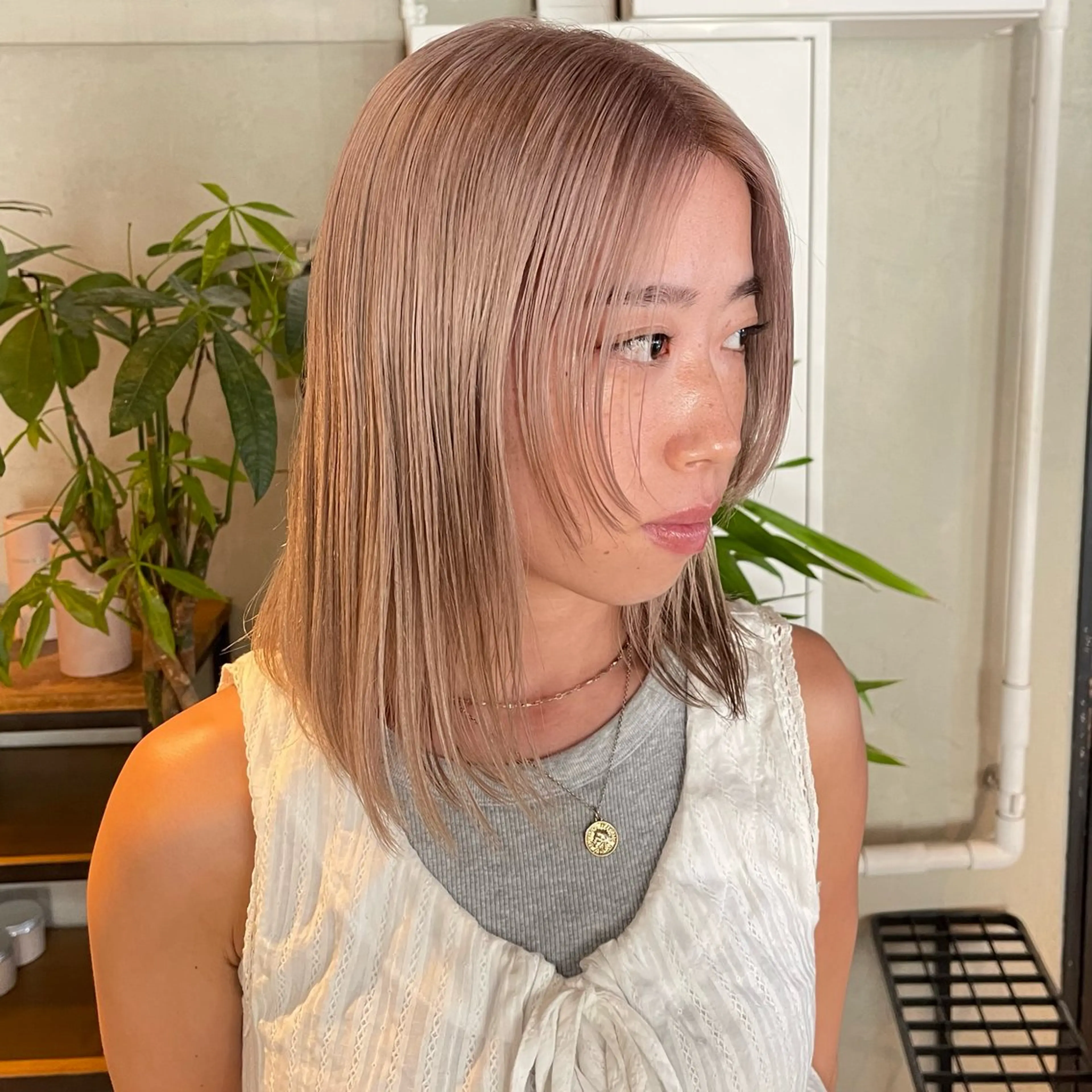 セミロング カラー ヘアアレンジ 🌷韓国淡色ブリーチ 特化／りの🪽のヘアスタイル