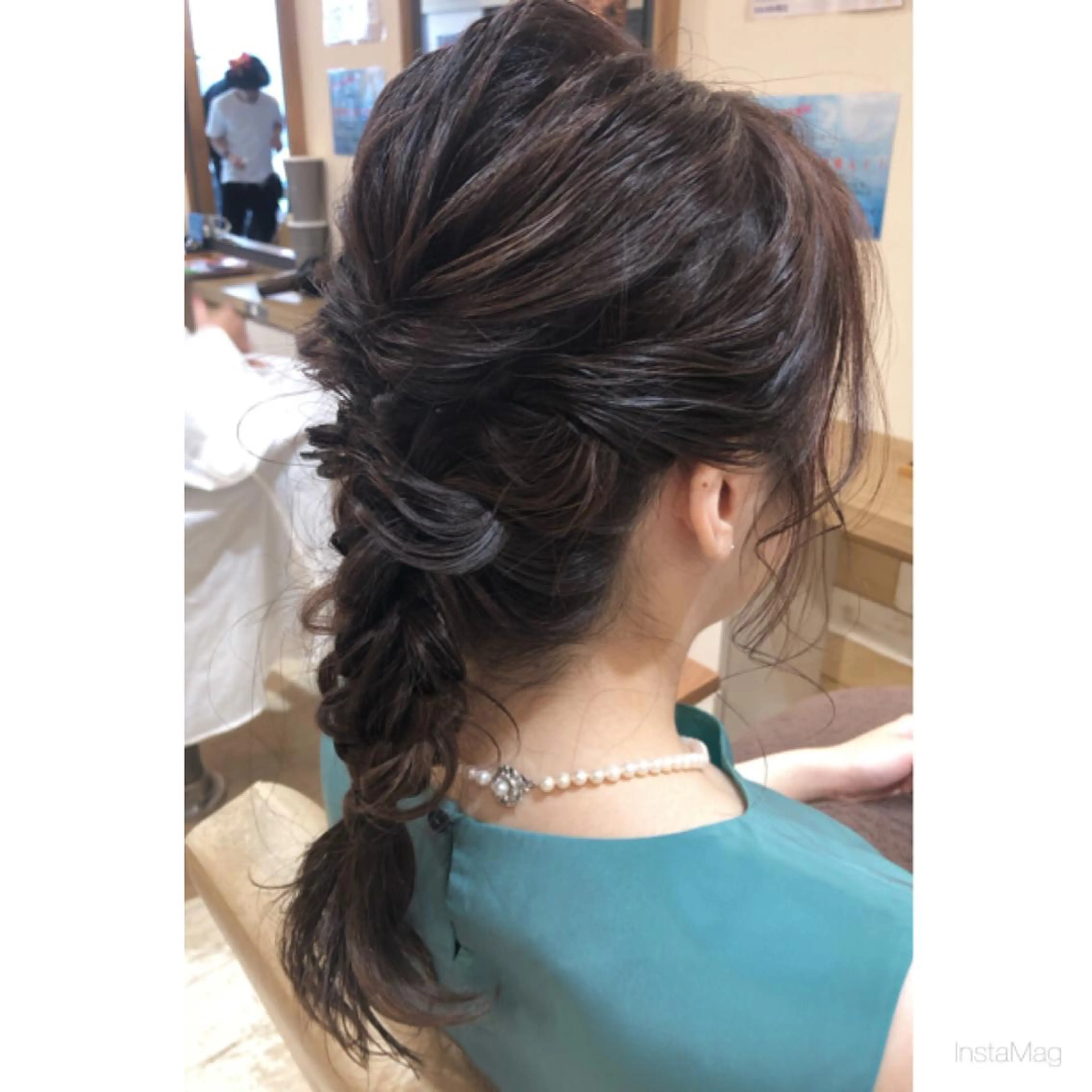 セミロング ヘアアレンジ ヘアセット 岩間 香純のヘアスタイル