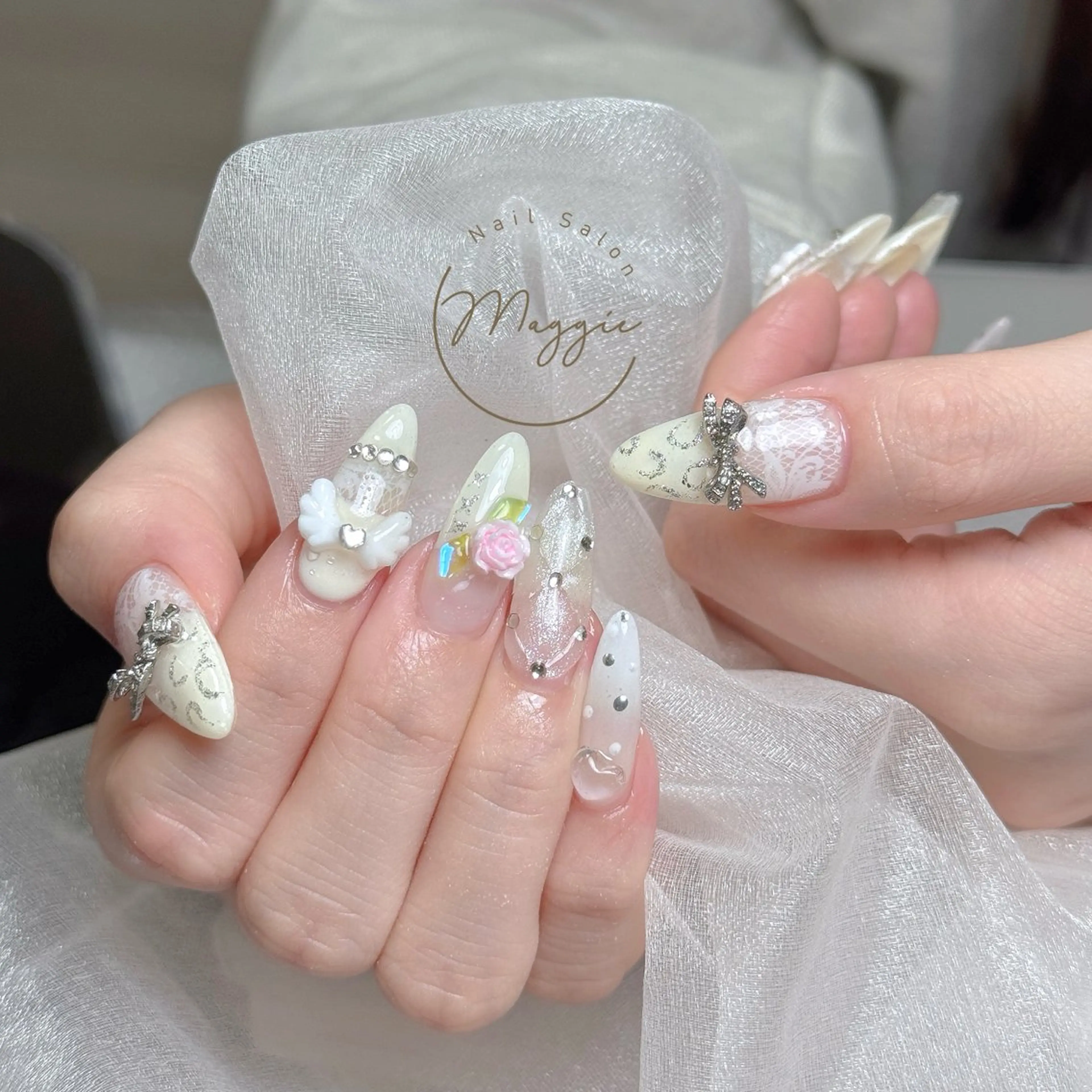 ネイル Maggie Nail🦩のネイルデザイン