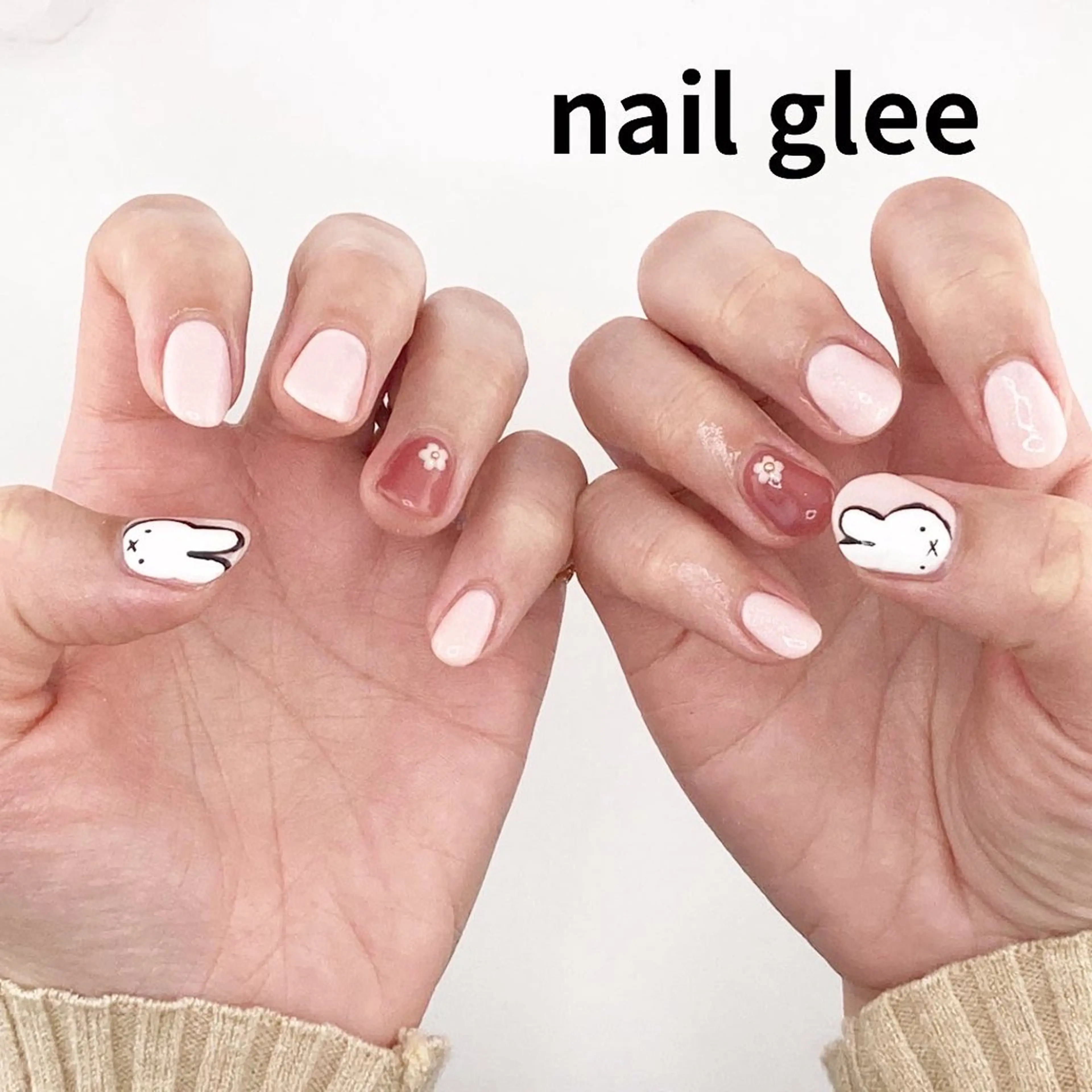 ショート ハンドネイル RISA nail gleeのネイルデザイン