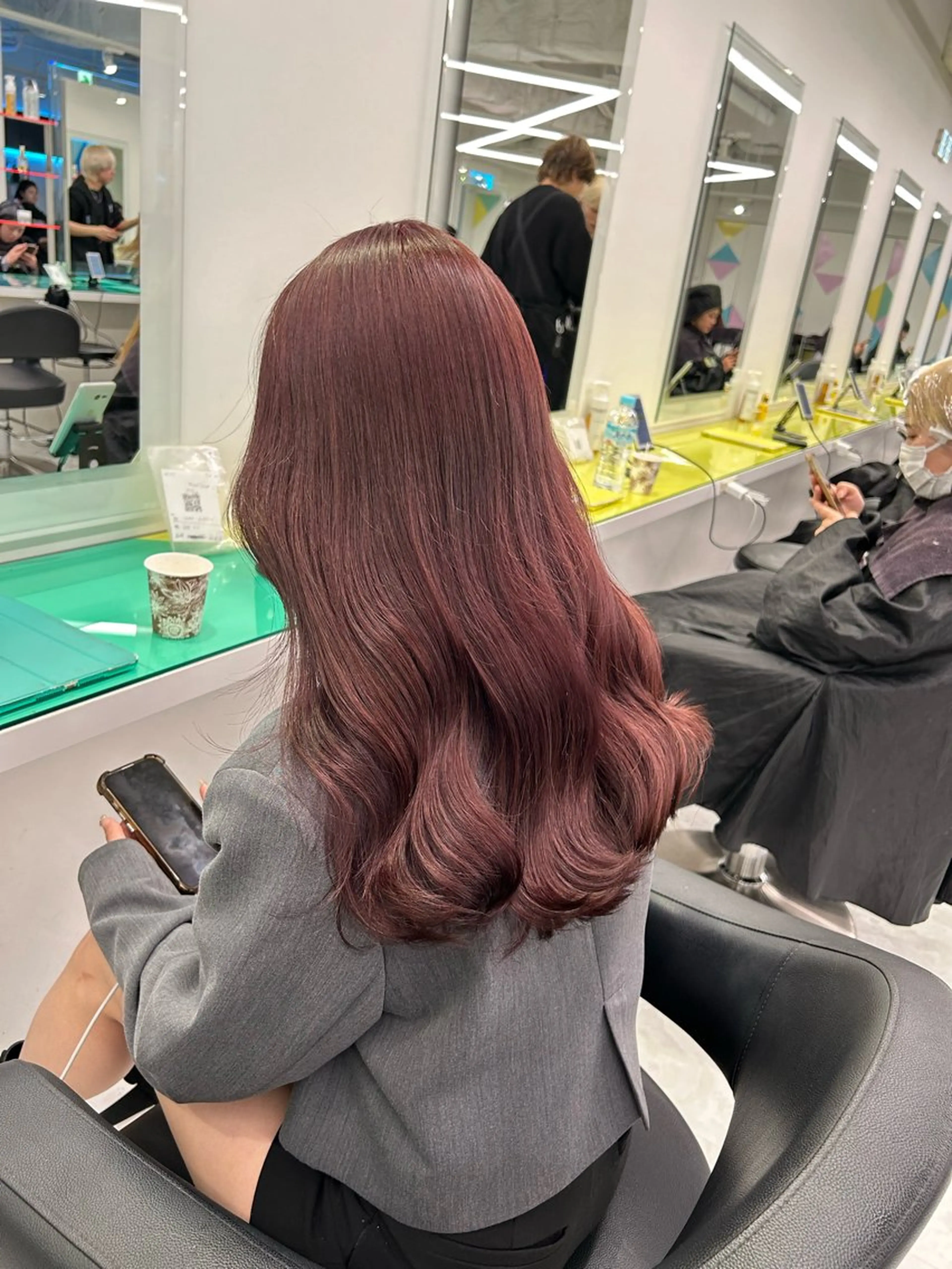 カラー トレンドモテカラー 🩷色落ちまで可愛くのヘアスタイル