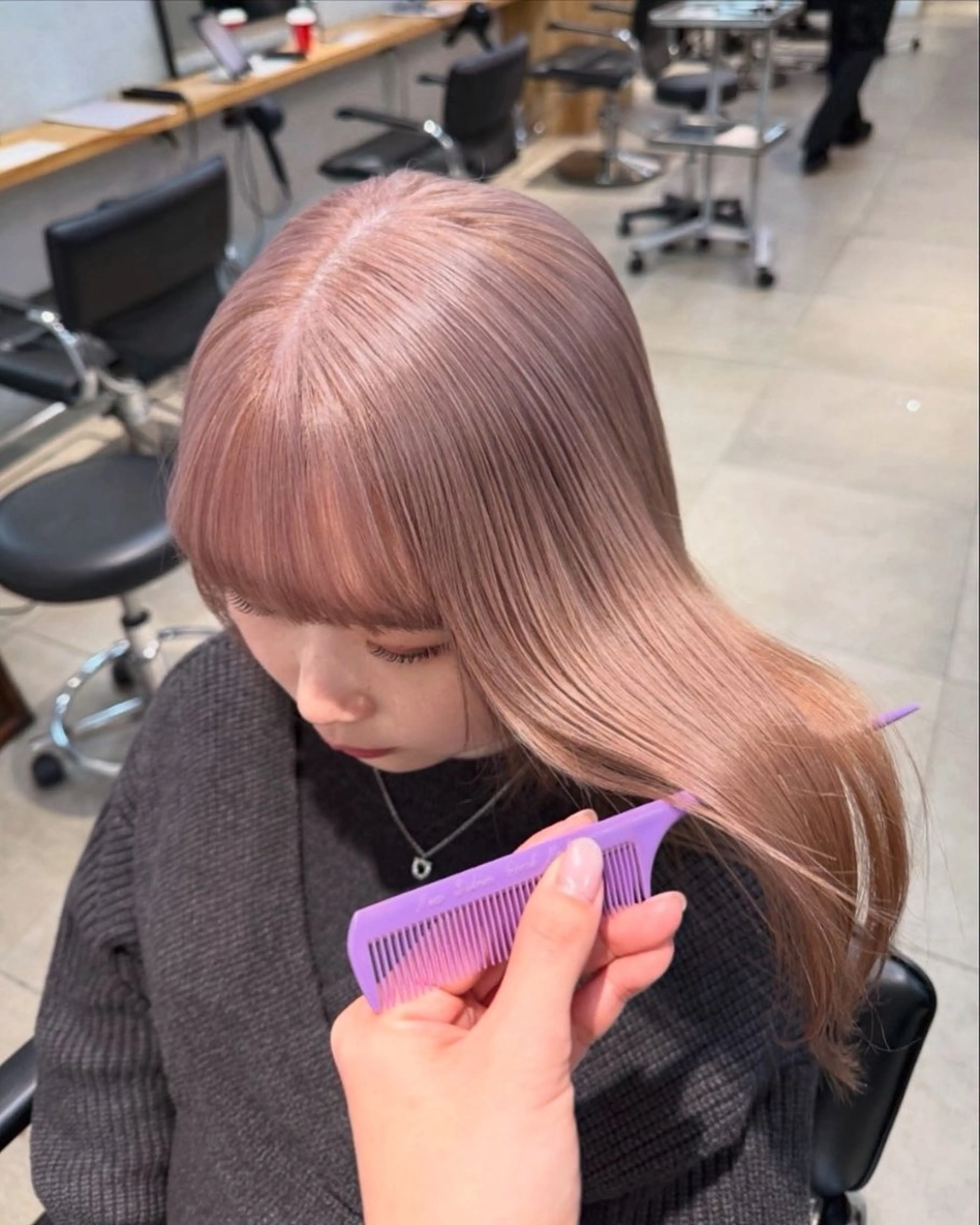 ミディアム カラー ミルクティー× グレージュMOMOのヘアスタイル