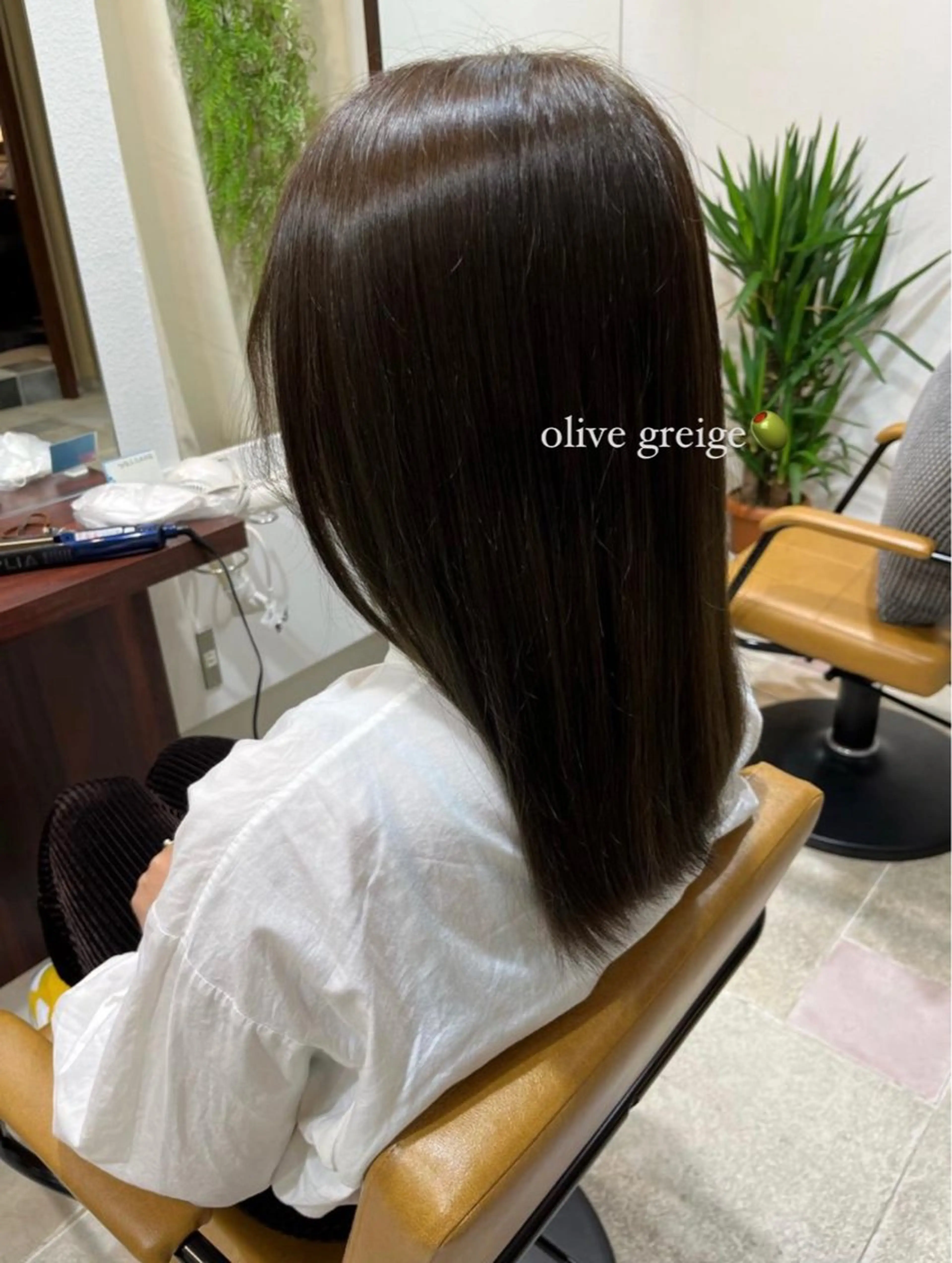 ミディアム カラー 透明感カラー グレージュ オリーブグレージュ オリーブグレー 透明感カラー／ 艶感カラー／RAMUのヘアスタイル