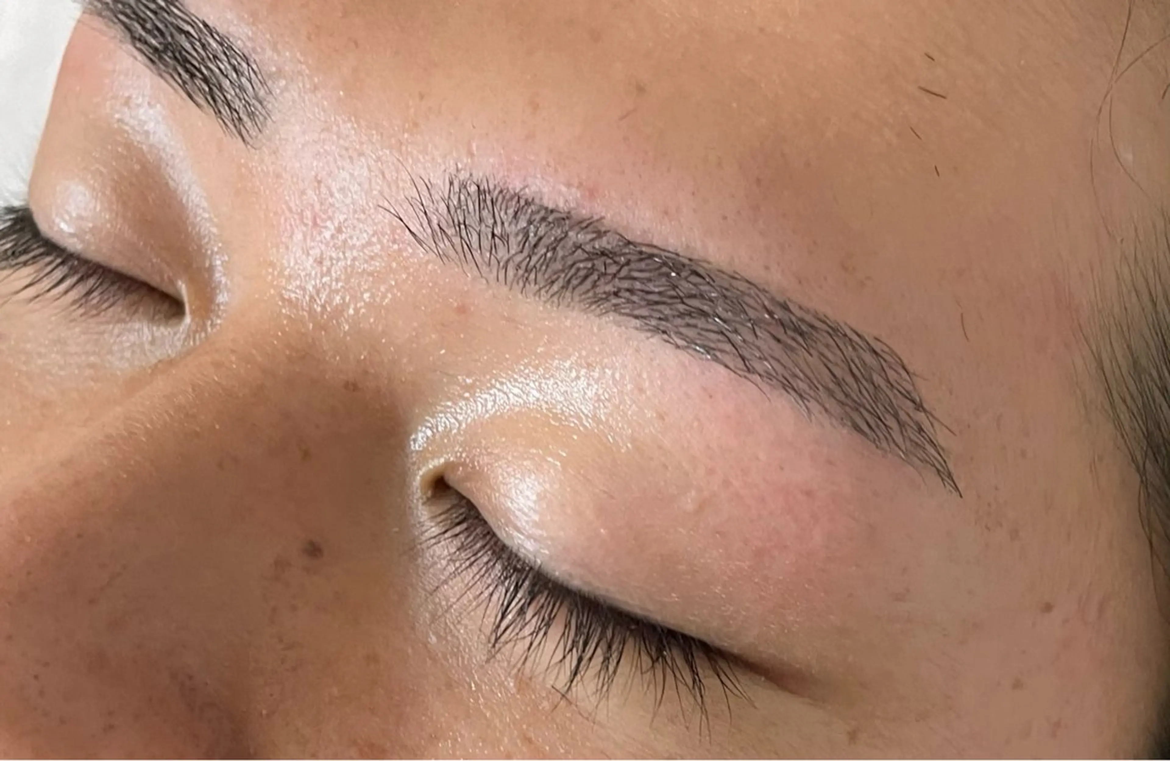 【U24ミニモ学割🪄限定クーポン🫧】眉WAX➕毛量カット➕毛抜き➕顔周りの産毛剃りの写真