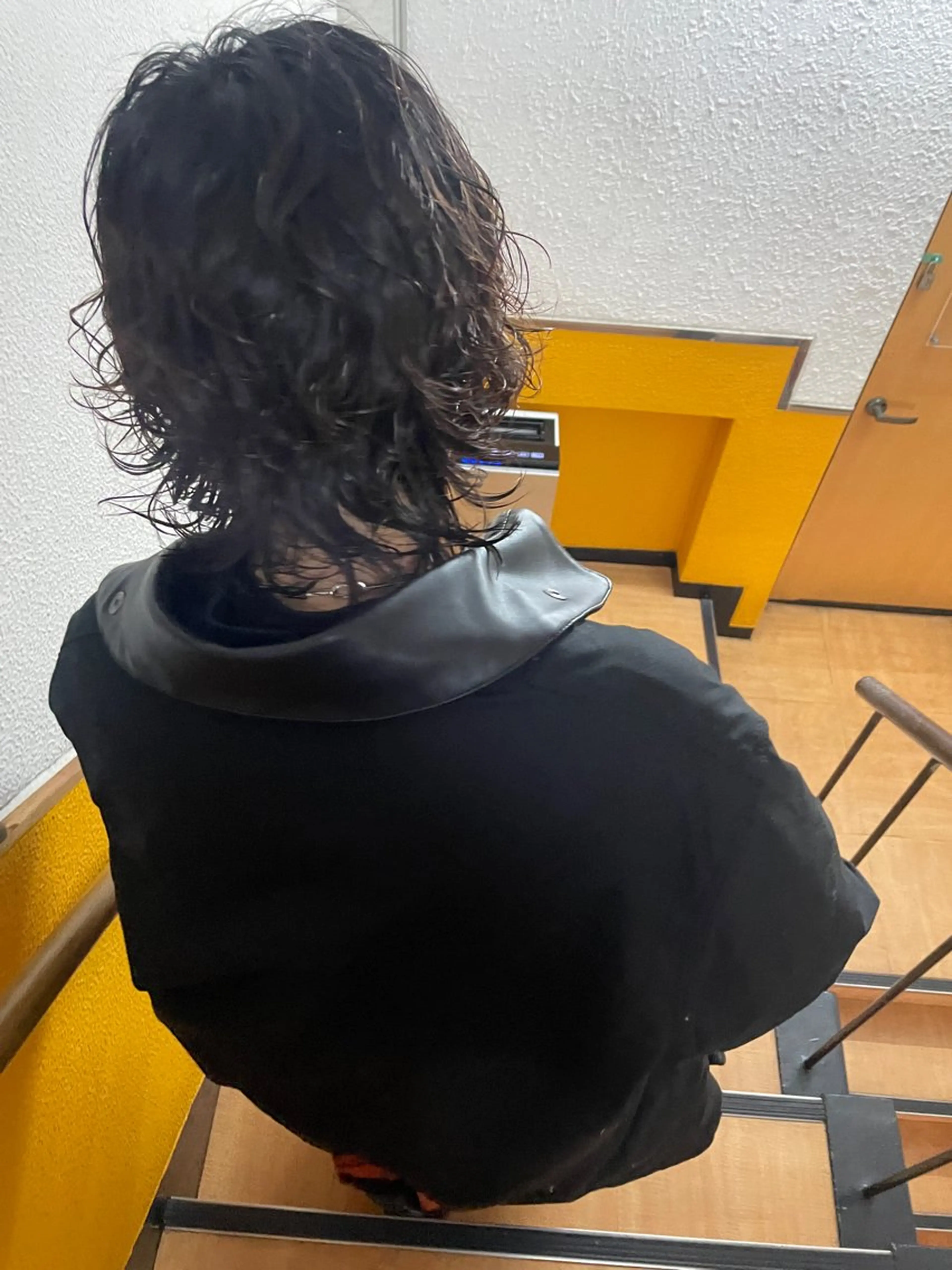 ミディアム パーマ ミディアムパーマ ウルフカット カット パーマ トリートメント さの あやねのヘアスタイル