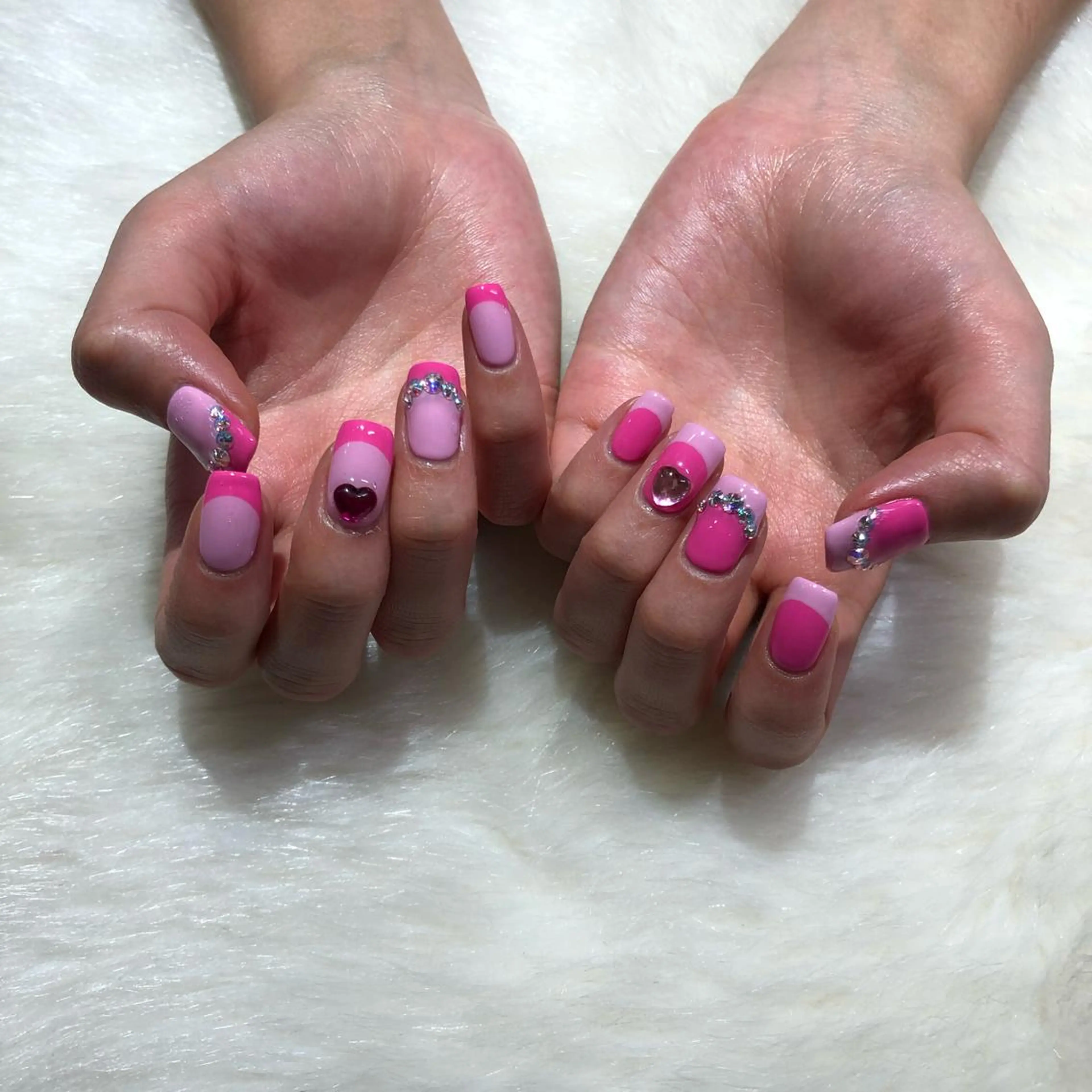 ネイル ハンドネイル フットネイル ハンドケア Nes.Nail所属・Miyagi Asamiのネイルデザイン