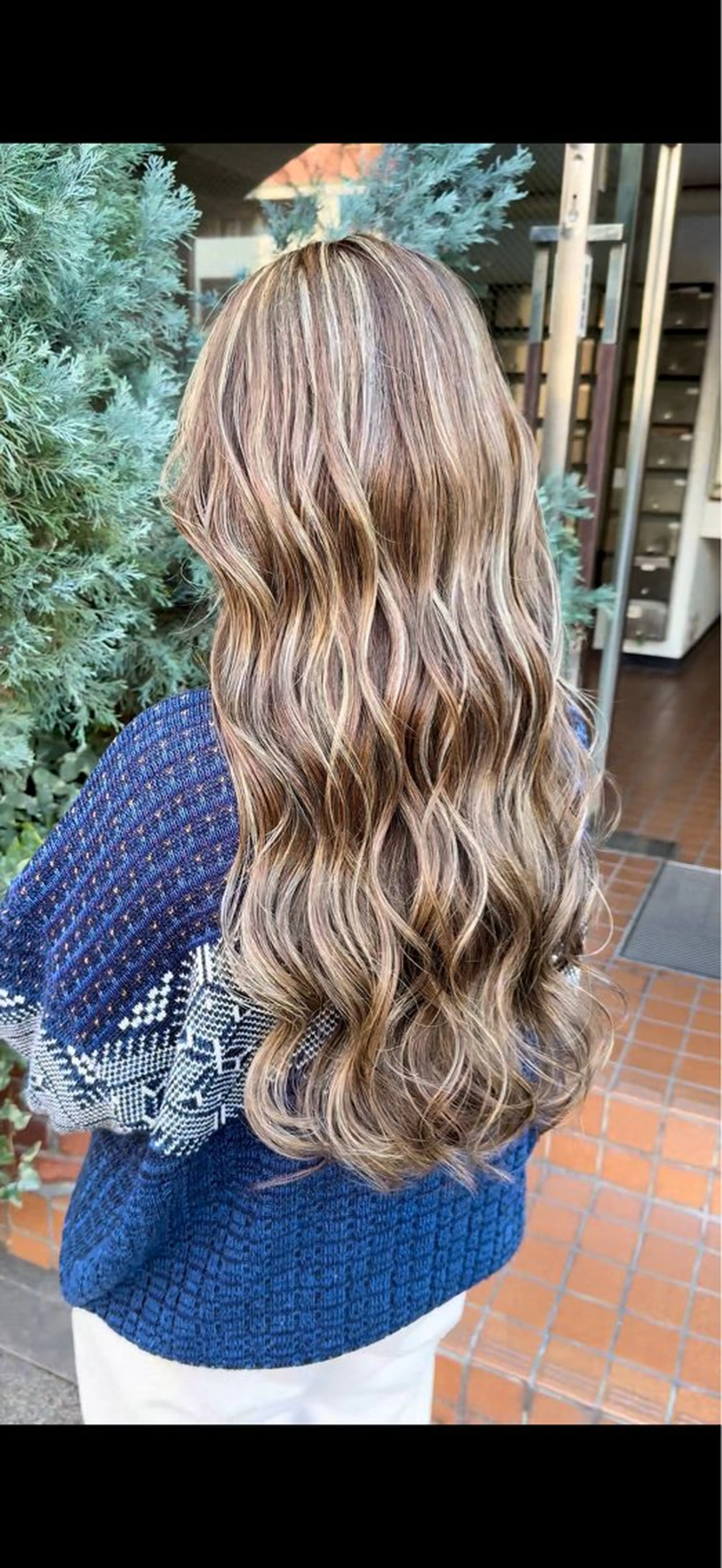 ロング ハイライト Cure2所属・🌈白いハイライト 🌈 🐶ノザワ🐶のヘアスタイル