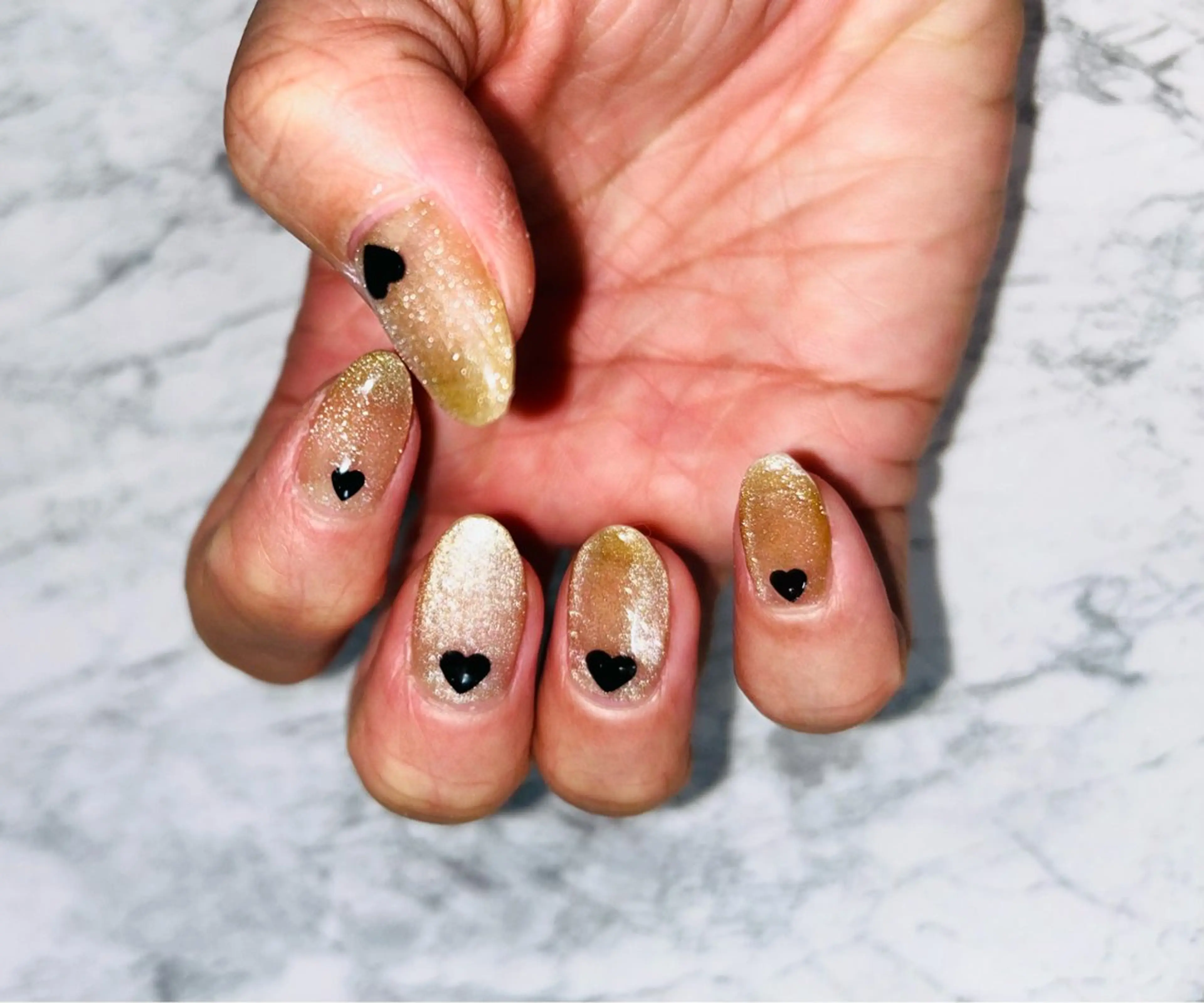 ネイル フラッシュネイル フットネイル フレンチネイル ラメ(グリッター) ラメグラデーション Ｈ3（エイチスリー）所属・H3 hitoのネイルデザイン