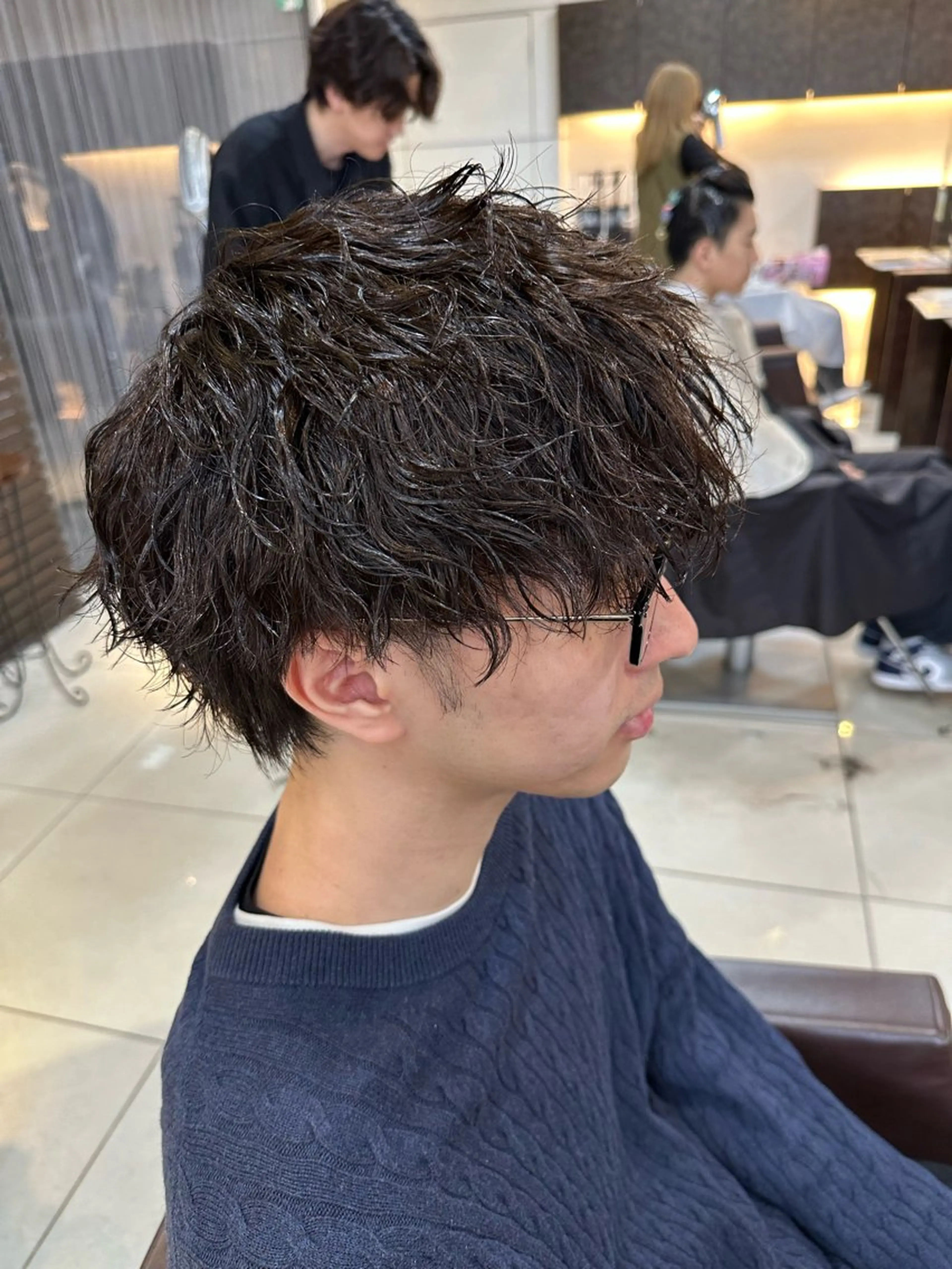 ミディアム パーマ メンズ カット パーマ 海外風パーマ 健人のヘアスタイル