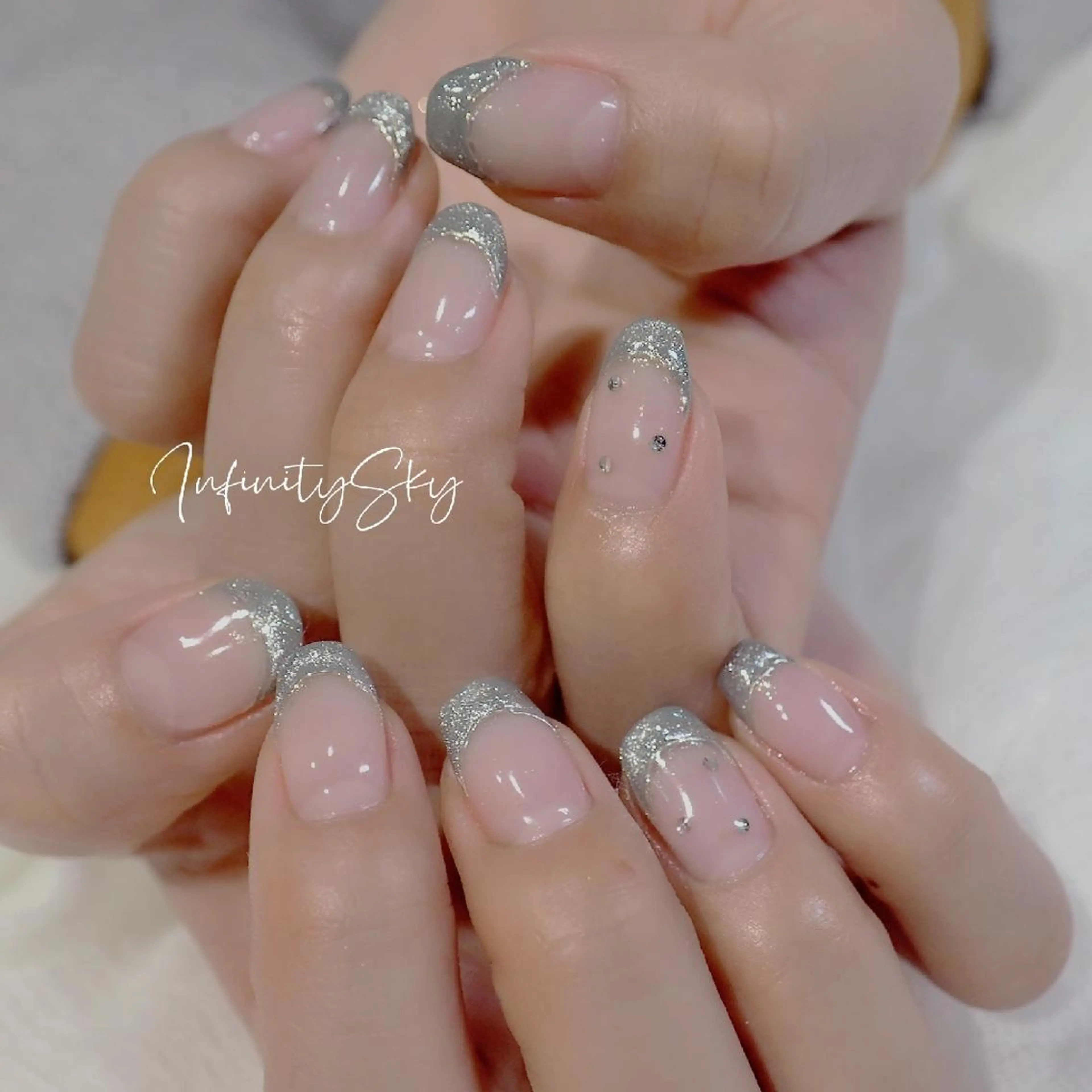ネイル ブルー フレンチネイル マグネットネイル ストーンネイル infinity skyのネイルデザイン