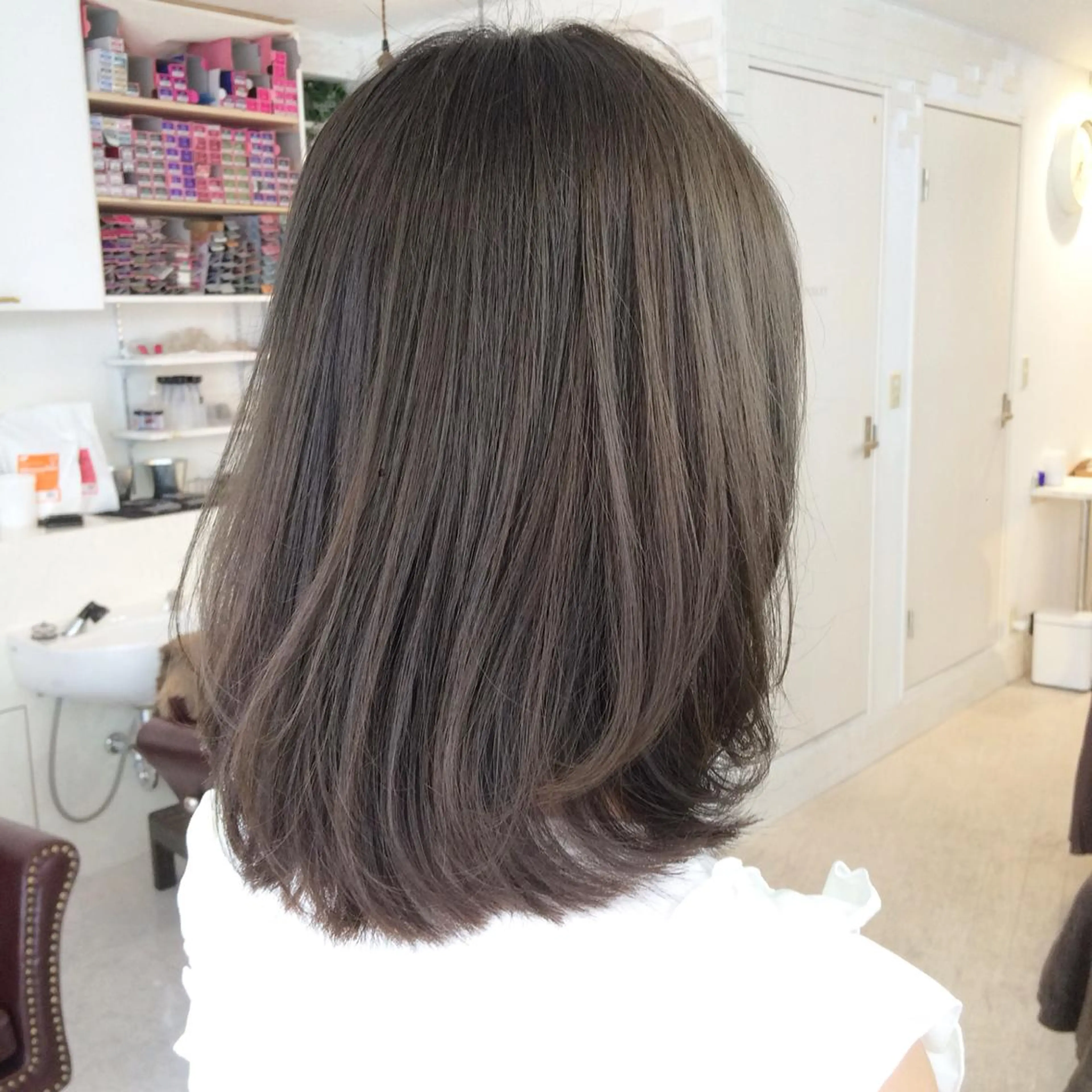 ミディアム エクステ（レミー毛） NINEのヘアスタイル